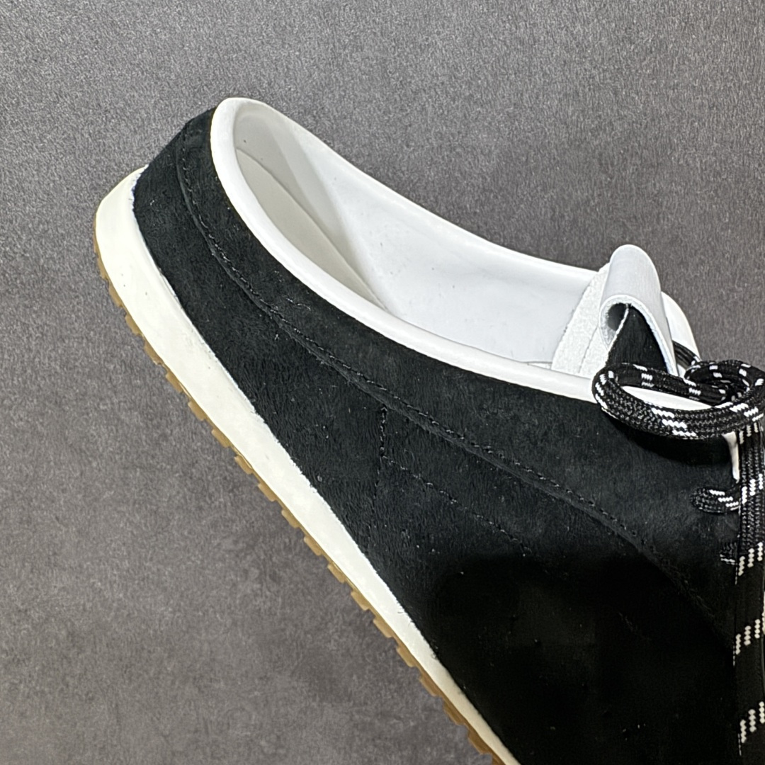 图片[7]-【公司级】美国知名瑜伽品牌Alo Yoga Launches Mule Sneaker 发动系列低帮阿甘T头薄底穆勒风包头式露跟休闲凉拖鞋“黑白生胶底”A1004U #男女鞋广东原产#升级原楦型开发纸版#采用反绒牛皮革拼接头层皮饰片鞋面材质#双层乳胶缓震鞋垫#外部搭配轻量EVA缓震组合橡胶防滑片装外底❗️ 尺码：35-44-选品中心