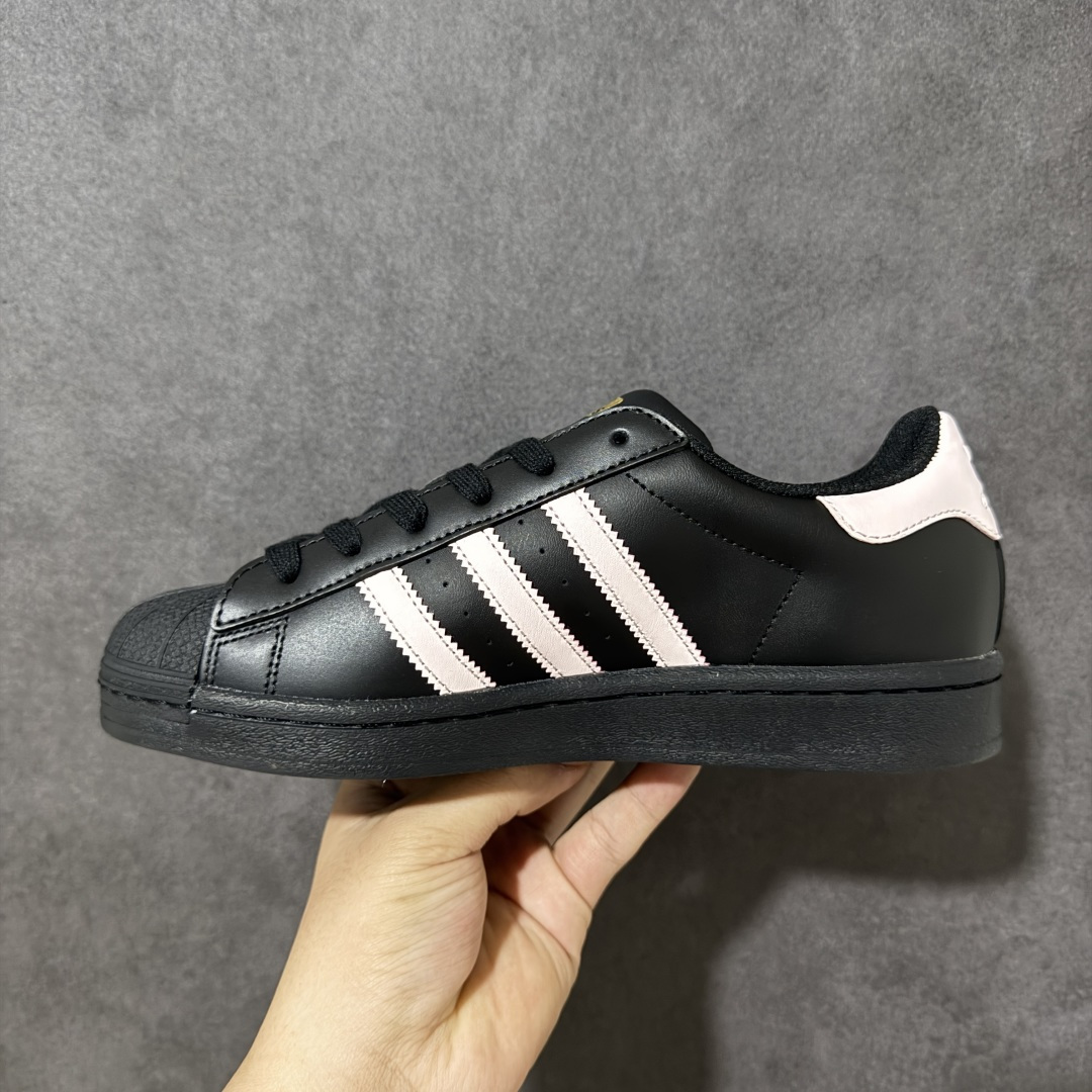 图片[2]-【H11顶级头层版】adidas originals Superstar 2 贝壳头 简约经典 舒适时尚 复古板鞋 男女同款 白黄 货号：EG4959 全新升级版 皮料改进至头层原厂皮 原盒 原底原料 开模打造 原厂织唛鞋标 高精密准度 原楦原纸板开发 匹配原版98%以上 后跟垫棉独家呈现 反口里弧度正确 原厂鞋垫 背胶 后跟电绣针数 与正品一致 原厂皮料 原厂车缝线 质感无敌 皮料切割干净 无任何毛边 清洁度细节完美 进口港宝加持 后跟自然饱满 还原公司包裹性 鞋面采用原装数据贴合技术 全方位贴合包裹脚型 鞋跟部鞋底牵引设计 提供强大的抓地性能 更适应不同实战场地路面 尺码：35.5 36 36.5 37.5 38 38.5 39 40 40.5 41 42 42.5 43 44 45-选品中心