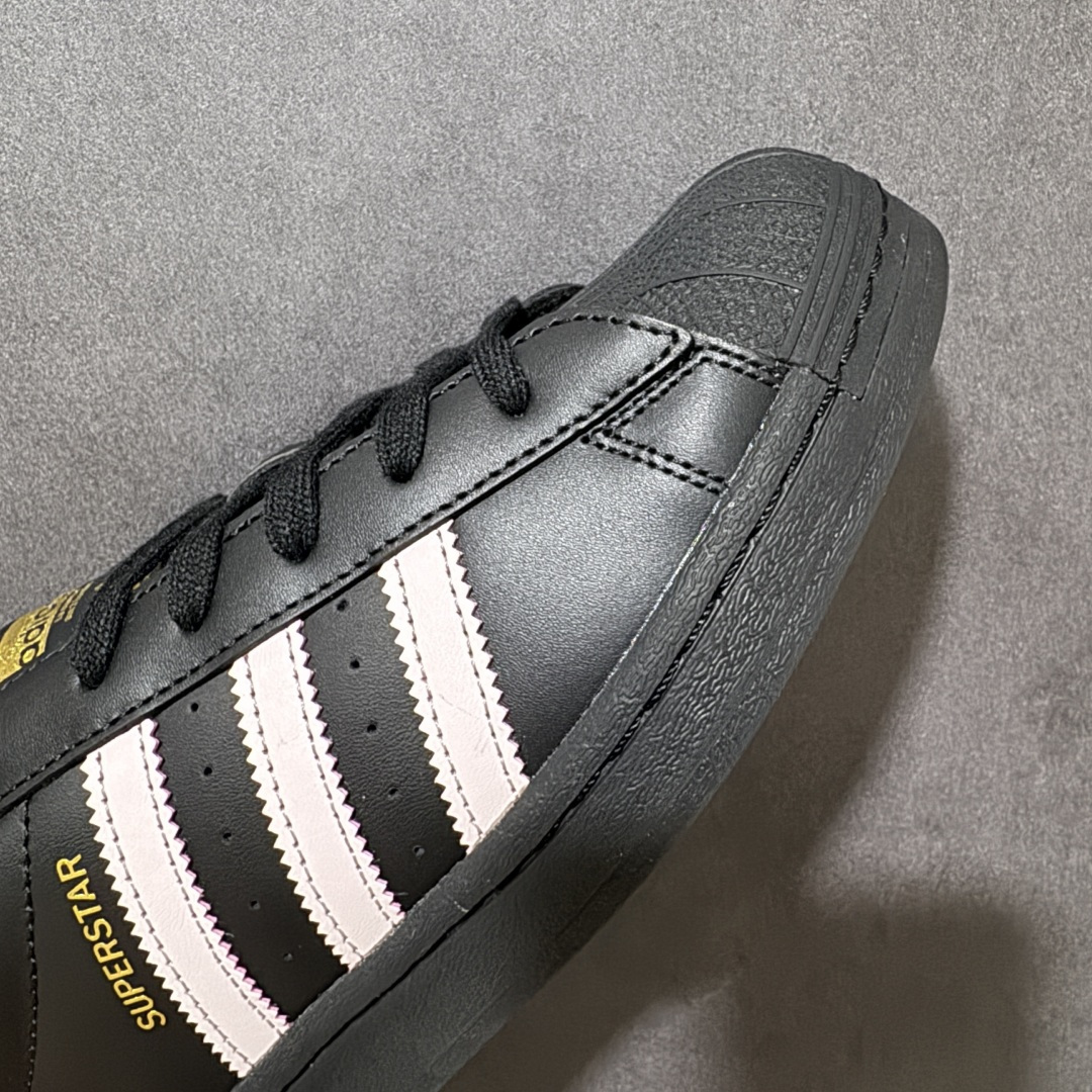 图片[8]-【H11顶级头层版】adidas originals Superstar 2 贝壳头 简约经典 舒适时尚 复古板鞋 男女同款 白黄 货号：EG4959 全新升级版 皮料改进至头层原厂皮 原盒 原底原料 开模打造 原厂织唛鞋标 高精密准度 原楦原纸板开发 匹配原版98%以上 后跟垫棉独家呈现 反口里弧度正确 原厂鞋垫 背胶 后跟电绣针数 与正品一致 原厂皮料 原厂车缝线 质感无敌 皮料切割干净 无任何毛边 清洁度细节完美 进口港宝加持 后跟自然饱满 还原公司包裹性 鞋面采用原装数据贴合技术 全方位贴合包裹脚型 鞋跟部鞋底牵引设计 提供强大的抓地性能 更适应不同实战场地路面 尺码：35.5 36 36.5 37.5 38 38.5 39 40 40.5 41 42 42.5 43 44 45-选品中心
