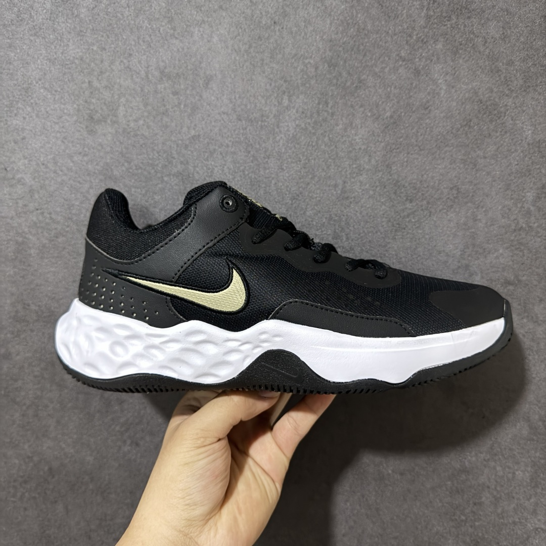 【公司级】Nike Fly By Mid 3 圆头系带织物 TPU 减震防滑耐磨抗冲击轻便回弹 低帮实战篮球鞋 鞋款整体以工程网布打造，搭配热熔膜动态飞线，鞋身两侧带有经典Swoosh LLogo，鞋舌处和后跟饰有Nike品牌标志，鞋身侧面和鞋舌上有透气孔，提供透气性；全掌Zoom Air气垫。室内抓地优秀，后掌缓震极限较高，Phylonn泡棉组合，人字纹，波浪纹橡胶外底。 货号：DD9311-006 尺码：40-46带半码-选品中心