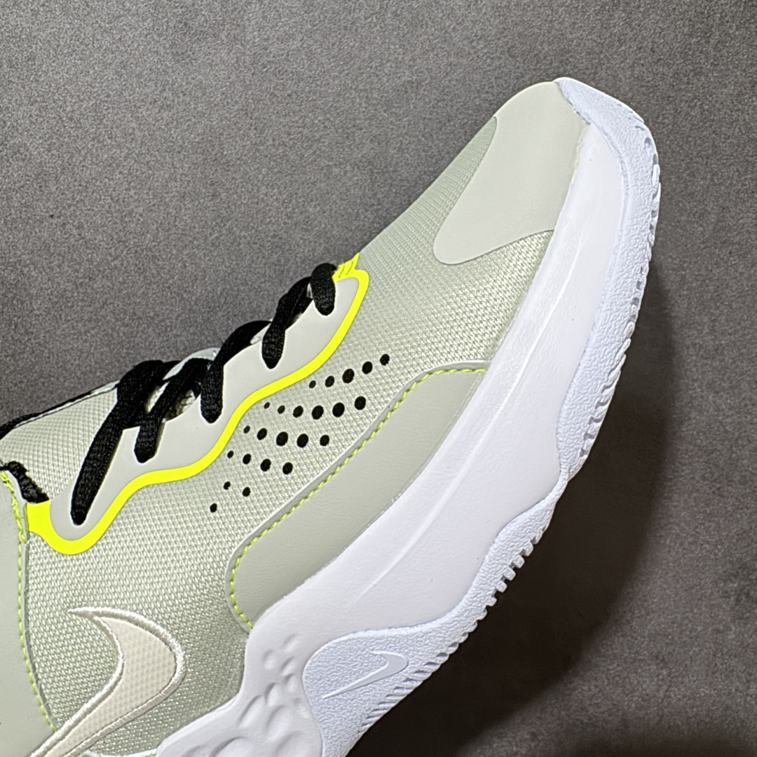 图片[8]-【公司级】Nike Fly By Mid 3 圆头系带织物 TPU 减震防滑耐磨抗冲击轻便回弹 低帮实战篮球鞋 鞋款整体以工程网布打造，搭配热熔膜动态飞线，鞋身两侧带有经典Swoosh LLogo，鞋舌处和后跟饰有Nike品牌标志，鞋身侧面和鞋舌上有透气孔，提供透气性；全掌Zoom Air气垫。室内抓地优秀，后掌缓震极限较高，Phylonn泡棉组合，人字纹，波浪纹橡胶外底。 货号：DD9311-004 尺码：40-46带半码-选品中心