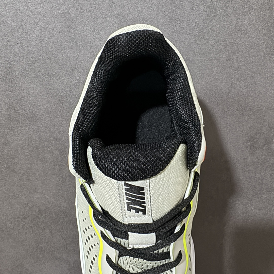 图片[6]-【公司级】Nike Fly By Mid 3 圆头系带织物 TPU 减震防滑耐磨抗冲击轻便回弹 低帮实战篮球鞋 鞋款整体以工程网布打造，搭配热熔膜动态飞线，鞋身两侧带有经典Swoosh LLogo，鞋舌处和后跟饰有Nike品牌标志，鞋身侧面和鞋舌上有透气孔，提供透气性；全掌Zoom Air气垫。室内抓地优秀，后掌缓震极限较高，Phylonn泡棉组合，人字纹，波浪纹橡胶外底。 货号：DD9311-004 尺码：40-46带半码-选品中心