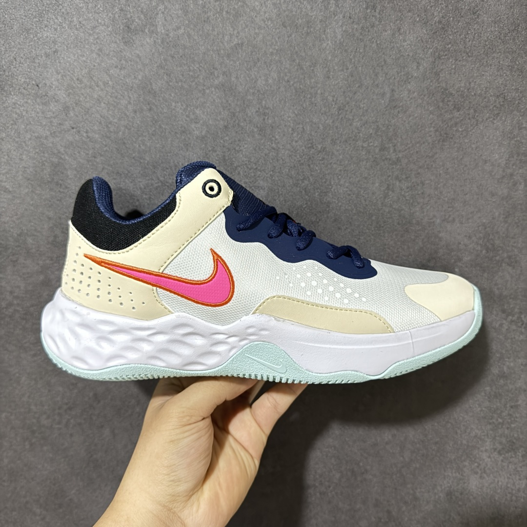 【公司级】Nike Fly By Mid 3 圆头系带织物 TPU 减震防滑耐磨抗冲击轻便回弹 低帮实战篮球鞋 鞋款整体以工程网布打造，搭配热熔膜动态飞线，鞋身两侧带有经典Swoosh LLogo，鞋舌处和后跟饰有Nike品牌标志，鞋身侧面和鞋舌上有透气孔，提供透气性；全掌Zoom Air气垫。室内抓地优秀，后掌缓震极限较高，Phylonn泡棉组合，人字纹，波浪纹橡胶外底。 货号：DD9311-103 尺码：40-46带半码-选品中心