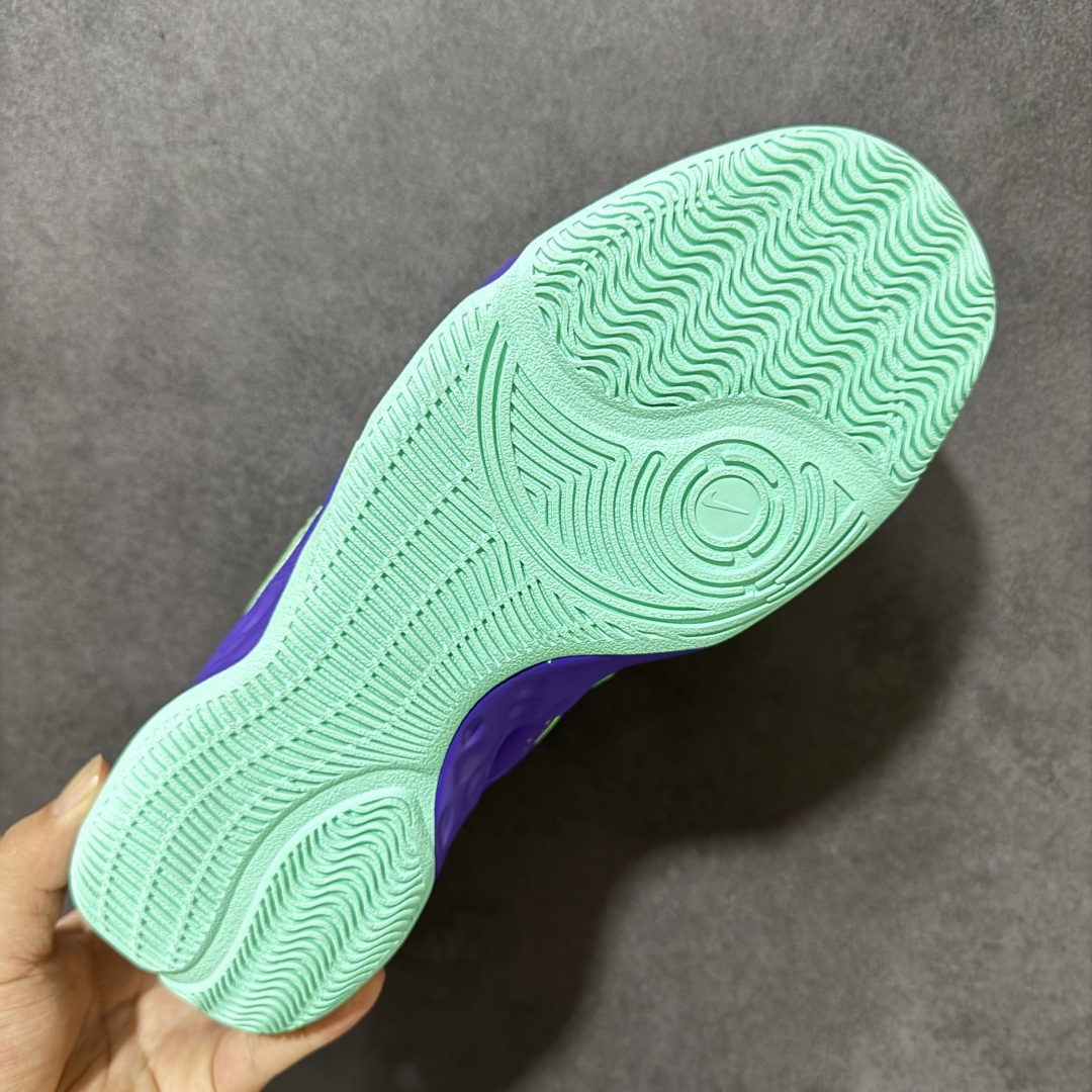 图片[9]-【公司级】Nike Fly By Mid 3 圆头系带织物 TPU 减震防滑耐磨抗冲击轻便回弹 低帮实战篮球鞋 鞋款整体以工程网布打造，搭配热熔膜动态飞线，鞋身两侧带有经典Swoosh LLogo，鞋舌处和后跟饰有Nike品牌标志，鞋身侧面和鞋舌上有透气孔，提供透气性；全掌Zoom Air气垫。室内抓地优秀，后掌缓震极限较高，Phylonn泡棉组合，人字纹，波浪纹橡胶外底。 货号：DD9311-008 尺码：40-46带半码-选品中心