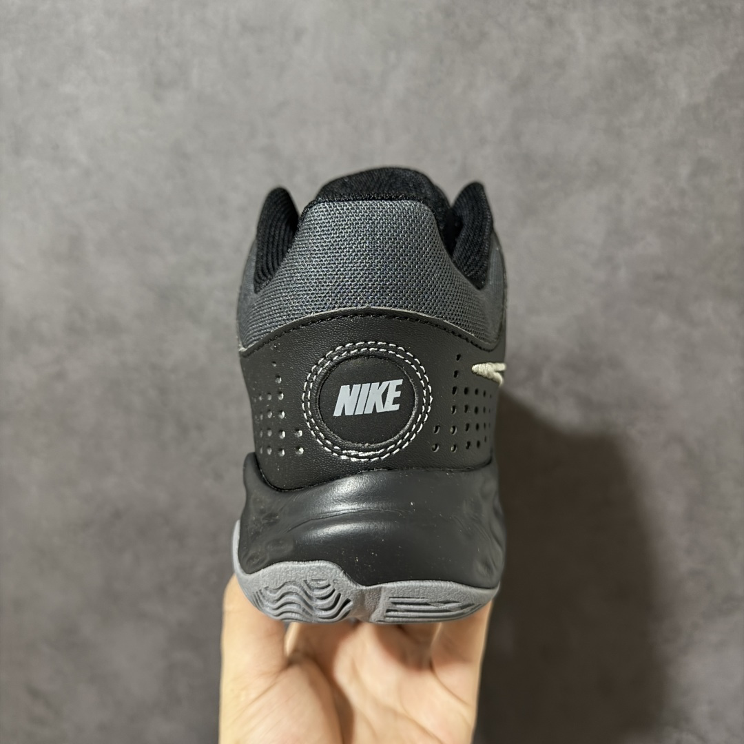 图片[4]-【公司级】Nike Fly By Mid 3 圆头系带织物 TPU 减震防滑耐磨抗冲击轻便回弹 低帮实战篮球鞋 鞋款整体以工程网布打造，搭配热熔膜动态飞线，鞋身两侧带有经典Swoosh LLogo，鞋舌处和后跟饰有Nike品牌标志，鞋身侧面和鞋舌上有透气孔，提供透气性；全掌Zoom Air气垫。室内抓地优秀，后掌缓震极限较高，Phylonn泡棉组合，人字纹，波浪纹橡胶外底。 货号：DD9311-001 尺码：40-46带半码-选品中心