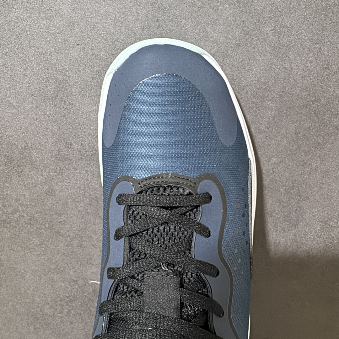 图片[5]-【公司级】Nike Fly By Mid 3 圆头系带织物 TPU 减震防滑耐磨抗冲击轻便回弹 低帮实战篮球鞋 鞋款整体以工程网布打造，搭配热熔膜动态飞线，鞋身两侧带有经典Swoosh LLogo，鞋舌处和后跟饰有Nike品牌标志，鞋身侧面和鞋舌上有透气孔，提供透气性；全掌Zoom Air气垫。室内抓地优秀，后掌缓震极限较高，Phylonn泡棉组合，人字纹，波浪纹橡胶外底。 货号：DD9311-400 尺码：40-46带半码-选品中心