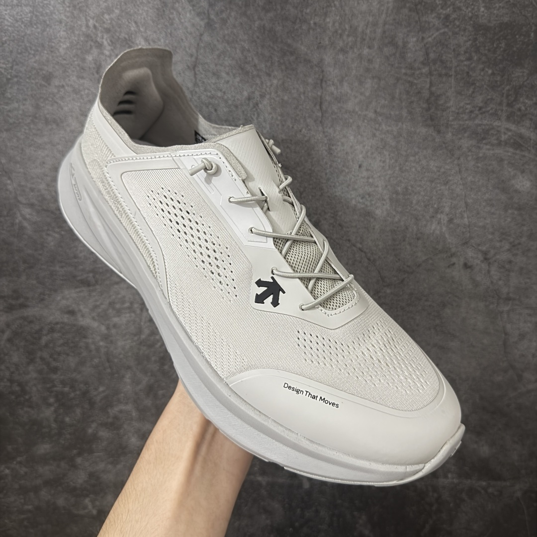 图片[3]-【公司级】DESCENTE 迪桑特 Ease Air JR 城市通勤 户外低帮透气运动户外鞋 超透气网面 独特不对称绑带设计 中底搭载迪桑特的 LAVITATE 缓震科技，脚感软弹且回弹迅速，长距离跑步或日常暴走都能有效缓解足部压力。外底采用耐磨橡胶材质，纹路专为湿滑路面和柏油路优化，抓地力强，无论是跑步还是日常通勤都很合适。 尺码：39 40 41 42 43 44-选品中心