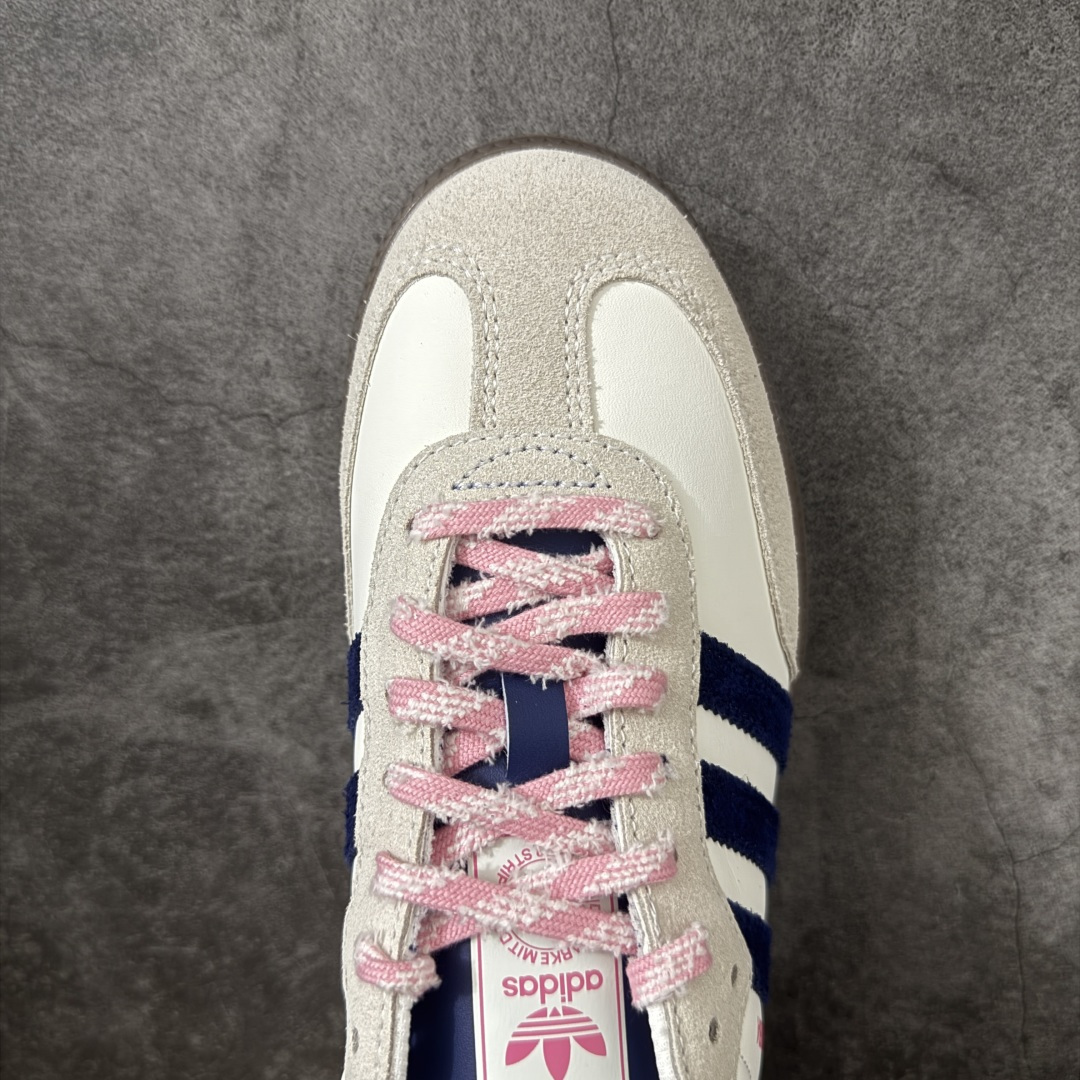 图片[5]-【渠道纯原】adidas originals × Disney/迪士尼 SAMBA OG 舒适贴合 德训鞋 男女同款 粉白 口碑大厂出品 品控大底版型不断改良更新 全套原纸板楦头开发 确保原汁原味 完美呈现桑巴版型 一比一鞋头弧度高度鞋身弧度 此版本只针对中端市场 皮料材质有所更替 其他数据细节工艺流程均保持一致 绝不口嗨 细节品控鞋型随意对比 正确烫金高频细节 原装纳米超迁皮料 独家私模橡胶大底 原盒原配 尺码：35.5 36 36.5 37.5 38 38.5 39 40 40.5 41 42 42.5 43 44 44.5 45-选品中心