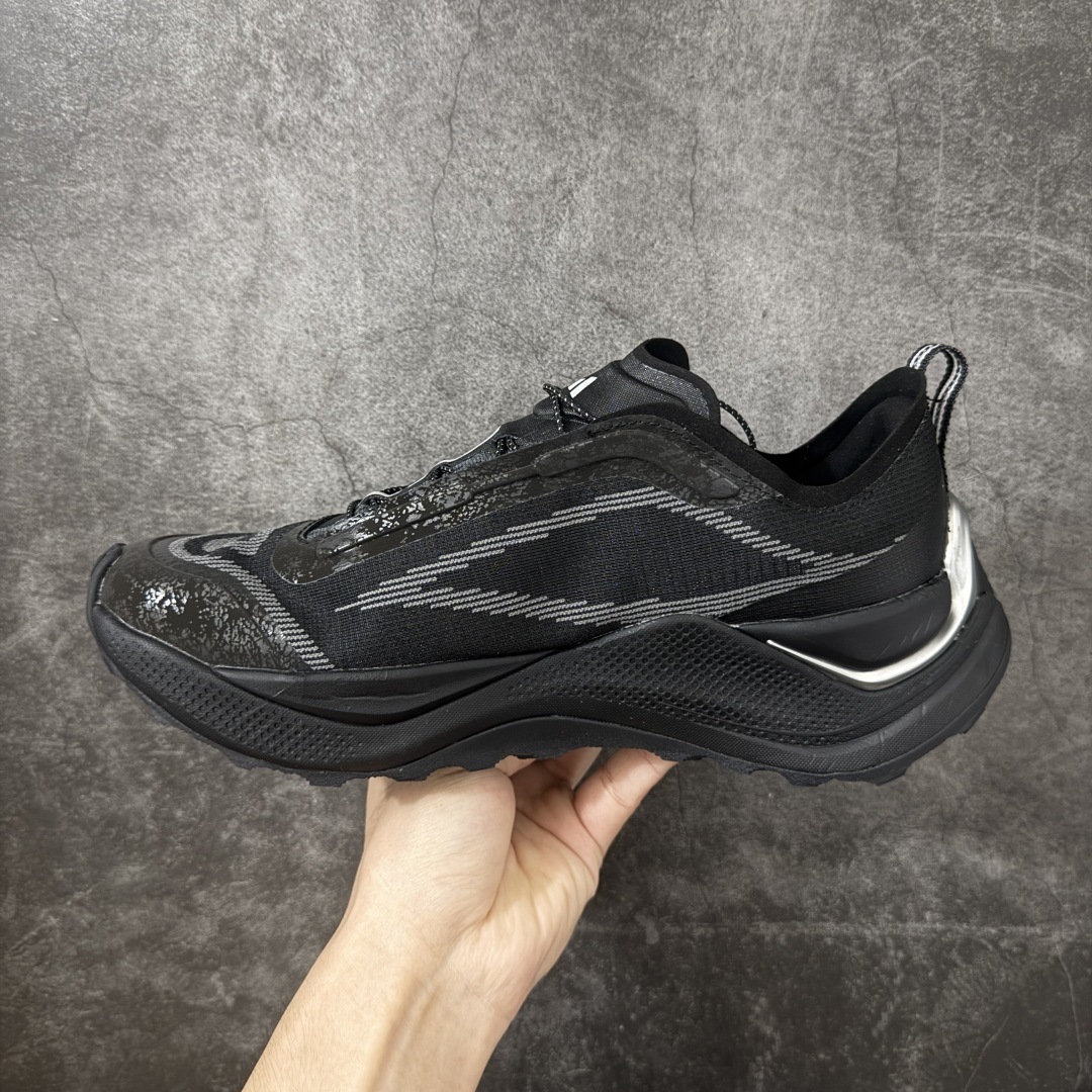 图片[2]-【纯原版】adidas HOLO PEAK 舒适贴合 户外越野跑鞋 男女同款 黑色 KI1520 顶级纯原 原鞋私模1：1开发 抽绳绑带设计，黑武士款机能感拉满，Lightstrike Pro中底踩出硬核气场，暗黑美学直接封神；黑武士款通透网面+流线型设计，清爽又轻盈，穿搭脚感全拿捏；大地咖款复古氛围感拉满，马牌大底防滑耐磨，抓地力超稳，软弹中底适合长时间步行越野不累脚，超高颜值 百搭各种风格！ 尺码：36-45含半码-选品中心