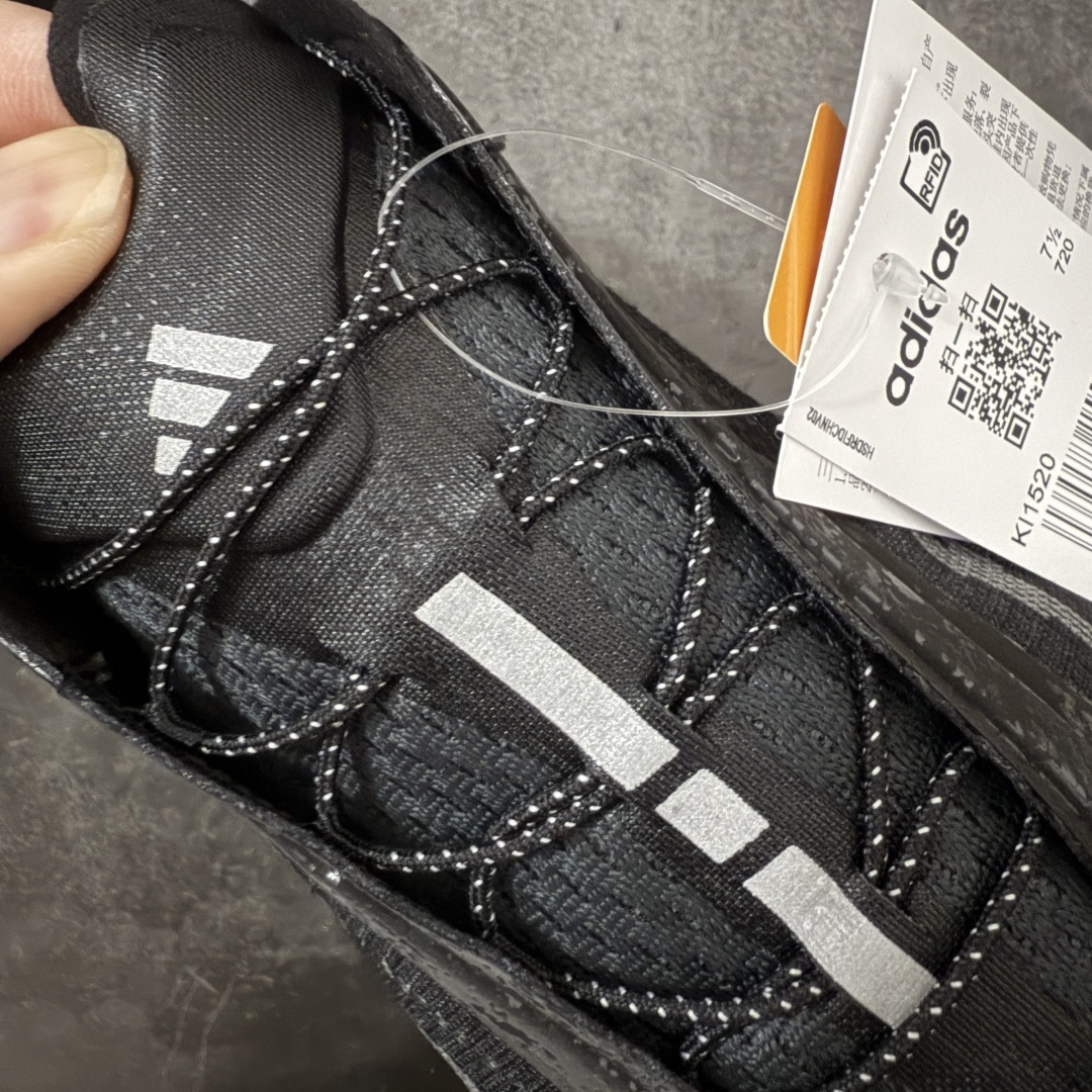 图片[7]-【纯原版】adidas HOLO PEAK 舒适贴合 户外越野跑鞋 男女同款 黑色 KI1520 顶级纯原 原鞋私模1：1开发 抽绳绑带设计，黑武士款机能感拉满，Lightstrike Pro中底踩出硬核气场，暗黑美学直接封神；黑武士款通透网面+流线型设计，清爽又轻盈，穿搭脚感全拿捏；大地咖款复古氛围感拉满，马牌大底防滑耐磨，抓地力超稳，软弹中底适合长时间步行越野不累脚，超高颜值 百搭各种风格！ 尺码：36-45含半码-选品中心