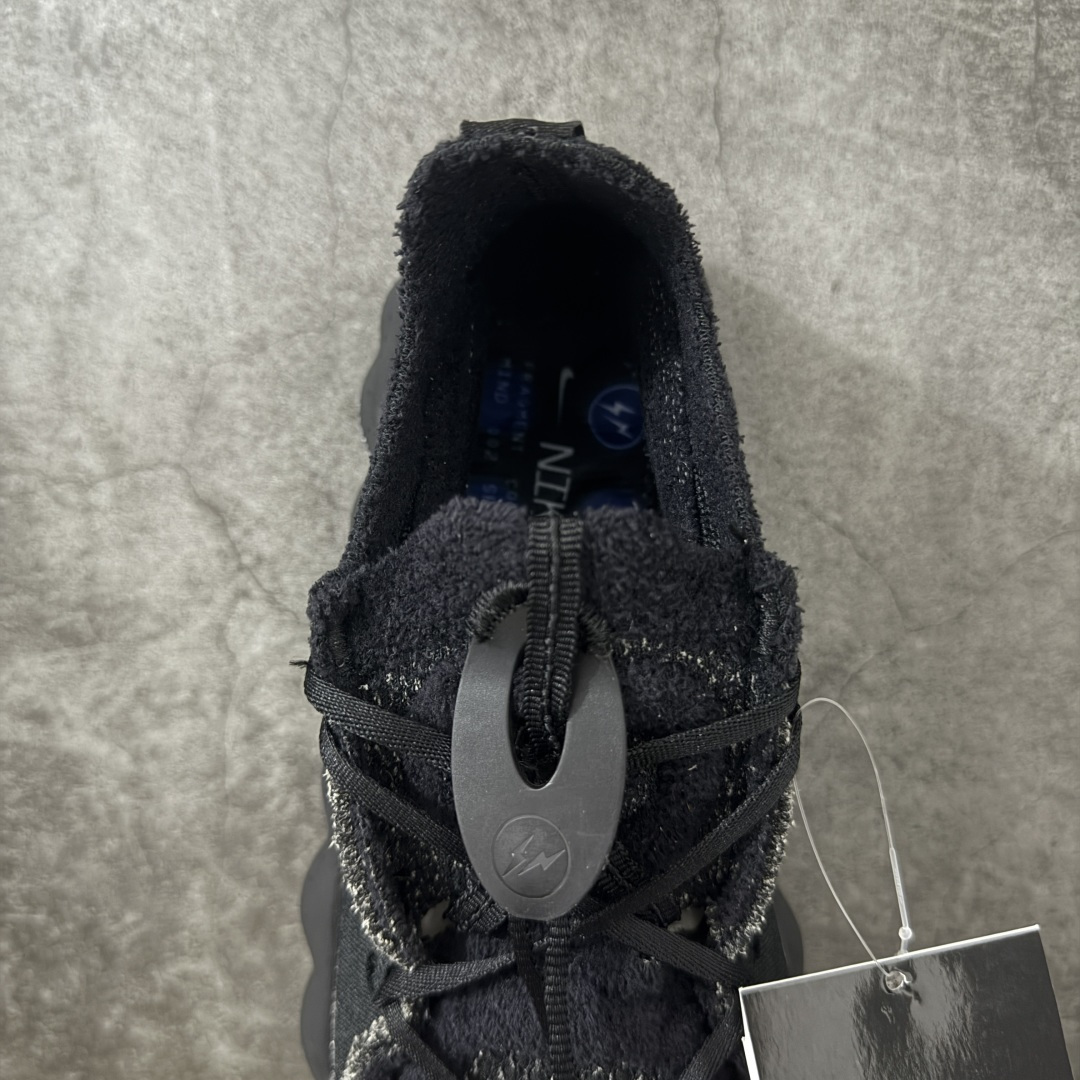 图片[8]-【纯原神版】Fragment Design x NK Mind 002 藤原浩联名 足底按摩舒适运动休闲训练鞋 黑蓝 IQ8504-002 全套原厂楦头原纸板数据档案 历时四个月倾力打造 原厂0937机台Flyknit飞织工艺 鞋面针织密度弹性完美同步原鞋 工艺同步公司 原厂压底模 加固按摩单元 防止颗粒松动 原装TUP鞋扣 亮黑后跟条 白色字体采用工业级丝网印刷（丝印）工艺 字体边缘锐利清晰 笔画粗细均匀 没有毛边或晕染 依旧延续Mind系列的标志性外观 采用黑色Flyknit鞋面 并用到拼接结构和外露缝线强调设计感 鞋底依旧配备22个皇家蓝独立泡棉按摩球 鞋底的FRAGMENT经典标语也同样保留其中 还在鞋舌加入了一块印有闪电章的特殊提环 来进一步表明联名身份 正常尺码 尺码：36 36.5 37.5 38 38.5 39 40 40.5 41 42 42.5 43 44 44.5 45 46-选品中心