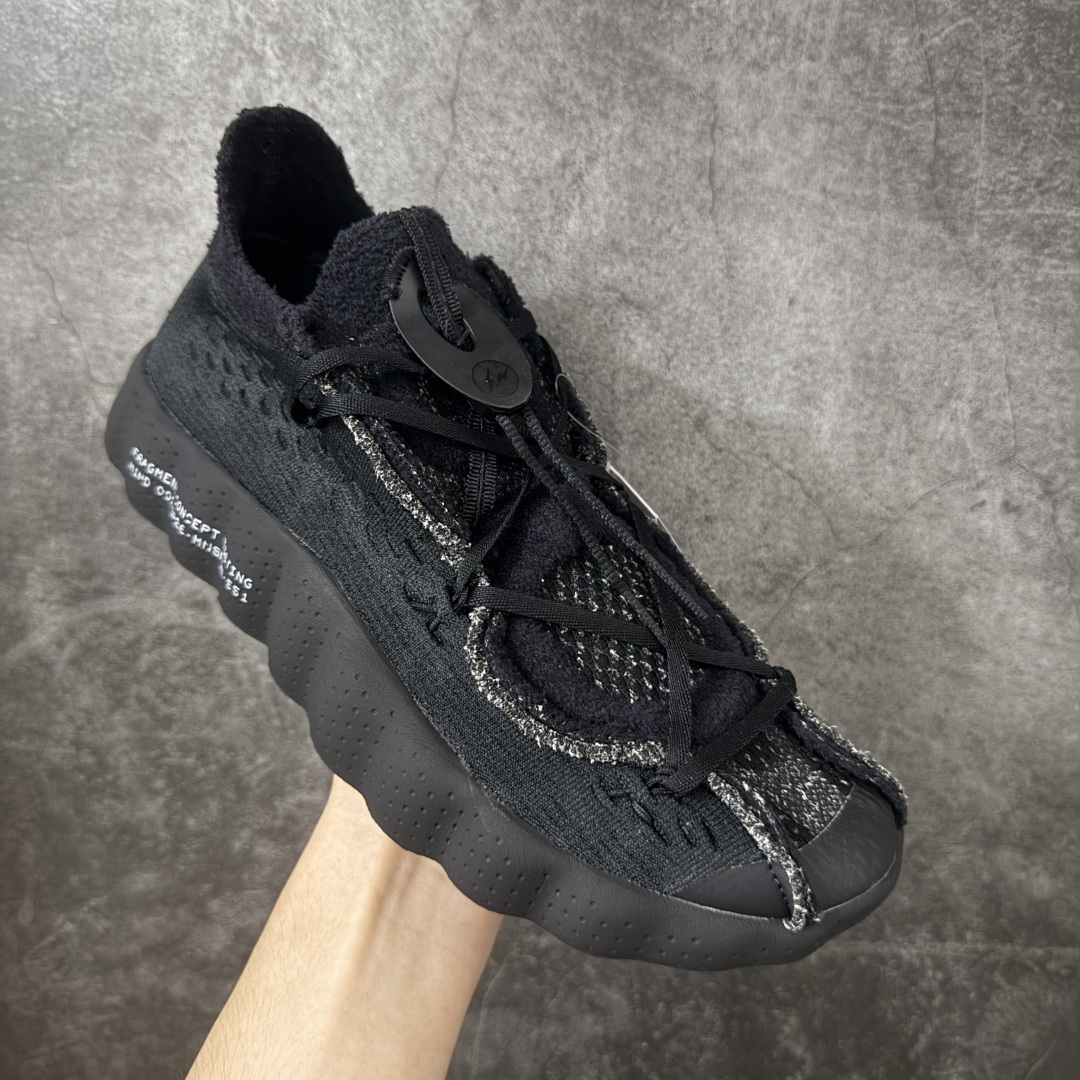 图片[3]-【纯原神版】Fragment Design x NK Mind 002 藤原浩联名 足底按摩舒适运动休闲训练鞋 黑蓝 IQ8504-002 全套原厂楦头原纸板数据档案 历时四个月倾力打造 原厂0937机台Flyknit飞织工艺 鞋面针织密度弹性完美同步原鞋 工艺同步公司 原厂压底模 加固按摩单元 防止颗粒松动 原装TUP鞋扣 亮黑后跟条 白色字体采用工业级丝网印刷（丝印）工艺 字体边缘锐利清晰 笔画粗细均匀 没有毛边或晕染 依旧延续Mind系列的标志性外观 采用黑色Flyknit鞋面 并用到拼接结构和外露缝线强调设计感 鞋底依旧配备22个皇家蓝独立泡棉按摩球 鞋底的FRAGMENT经典标语也同样保留其中 还在鞋舌加入了一块印有闪电章的特殊提环 来进一步表明联名身份 正常尺码 尺码：36 36.5 37.5 38 38.5 39 40 40.5 41 42 42.5 43 44 44.5 45 46-选品中心