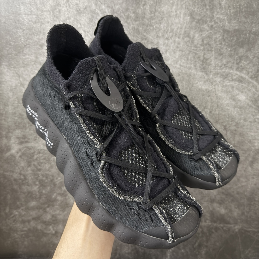 【纯原神版】Fragment Design x NK Mind 002 藤原浩联名 足底按摩舒适运动休闲训练鞋 黑蓝 IQ8504-002 全套原厂楦头原纸板数据档案 历时四个月倾力打造 原厂0937机台Flyknit飞织工艺 鞋面针织密度弹性完美同步原鞋 工艺同步公司 原厂压底模 加固按摩单元 防止颗粒松动 原装TUP鞋扣 亮黑后跟条 白色字体采用工业级丝网印刷（丝印）工艺 字体边缘锐利清晰 笔画粗细均匀 没有毛边或晕染 依旧延续Mind系列的标志性外观 采用黑色Flyknit鞋面 并用到拼接结构和外露缝线强调设计感 鞋底依旧配备22个皇家蓝独立泡棉按摩球 鞋底的FRAGMENT经典标语也同样保留其中 还在鞋舌加入了一块印有闪电章的特殊提环 来进一步表明联名身份 正常尺码 尺码：36 36.5 37.5 38 38.5 39 40 40.5 41 42 42.5 43 44 44.5 45 46-选品中心