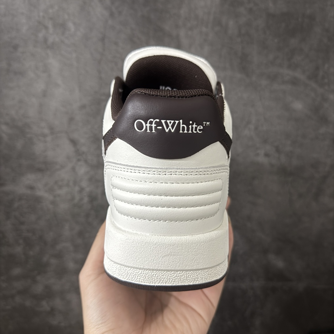 图片[4]-【原厂版】OFF-WHITE Out Of Office OW低帮时尚板鞋 白黑 全新版本 大厂出货 全头层软质皮料 质感满分💯 细节描述市场货 配件齐全 杨幂同款 由经典配色打造 箭头符号、ZipTie 标签、1ogo印花等经典元素皆在此呈现 让人一眼明了 Off-White 的潮流身份 单品以黑白配色皮质制成 饰有品牌标志性 zip Tie 束线带吊牌 侧面饰有 Arrows 图案 展现出品牌对街头风格的偏爱 原厂原档案开发 原盒原标原厂头层皮料 官方原版设计 做工细节全方位对比原鞋 尺码：35 36 37 38 39 40 41 42 43 44 45 46 47-选品中心