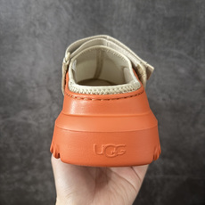 UGG Peakmod 塔斯曼半拖 金星波西米亚凉鞋,宋雨琦同款,一双鞋解锁两种温柔氛围。🌰 栗色多色: UGG Peakmod 塔斯曼半拖 金星波西米亚凉鞋,宋雨琦同款,一双鞋解锁两种温柔氛围。🌰 栗色多色: