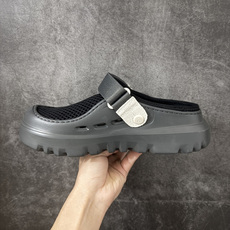 UGG Peakmod 塔斯曼半拖 金星波西米亚凉鞋,宋雨琦同款,一双鞋解锁两种温柔氛围。🌰 栗色多色: UGG Peakmod 塔斯曼半拖 金星波西米亚凉鞋,宋雨琦同款,一双鞋解锁两种温柔氛围。🌰 栗色多色: