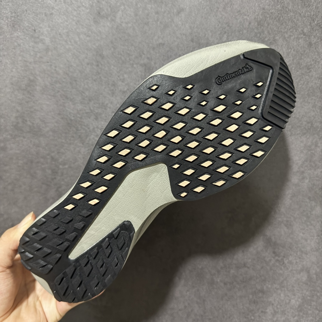 图片[9]-【公司级】Adidas Adizero Pro Evo SL ATR 阿迪达斯 舒适百搭防滑耐磨 低帮 休闲跑步鞋 中底配置方面搭载全掌Lightstrike Pro 鞋面采用透气网面 契合日常训练鞋的定位 外底给到了橡胶 更加防滑耐磨 货号：KK0309 尺码：36 36.5 37 38 38.5 39 40 40.5 41 42 42.5 43 44 45-选品中心
