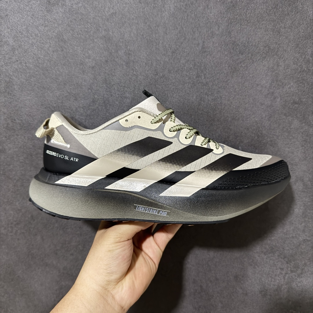 【公司级】Adidas Adizero Pro Evo SL ATR 阿迪达斯 舒适百搭防滑耐磨 低帮 休闲跑步鞋 中底配置方面搭载全掌Lightstrike Pro 鞋面采用透气网面 契合日常训练鞋的定位 外底给到了橡胶 更加防滑耐磨 货号：KK0309 尺码：36 36.5 37 38 38.5 39 40 40.5 41 42 42.5 43 44 45-选品中心