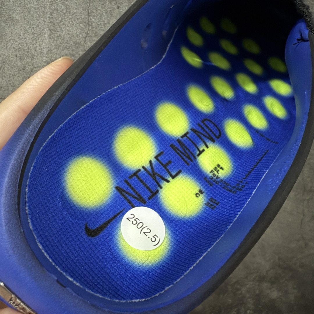 图片[6]-【XP纯原】Nike Mind 001 神经科学足底按摩包头拖鞋 黑蓝HQ4307-101 同源ZP原材 匠心打造 🔹原厂MD一体发泡大底：全套原模开版，渐变雾面哑光喷漆，柔软回弹和ZP完全一致。 🔹22颗独立PEBAX泡棉按摩底：黑科技活塞式按摩脚感，踩下去的Q弹感和ZP无差。 🔹正确组合大底：鞋头前后跟橡胶贴片，耐磨防滑，细节还原到每一处。 🔹高还原细节：TPU电镀银Swoosh、针织透气鞋舌、高弹原鞋垫，清洁度拉满。 货号： IR2175-400 尺码：36 36.5 37.5 38 38.5 39 40 40.5 41 42 42.5 43 44 44.5 45 46 47.5 48.5 49.5 50.5 ⚠️尺码提示：偏小一码，建议拍大一码，脚感更舒适。-选品中心