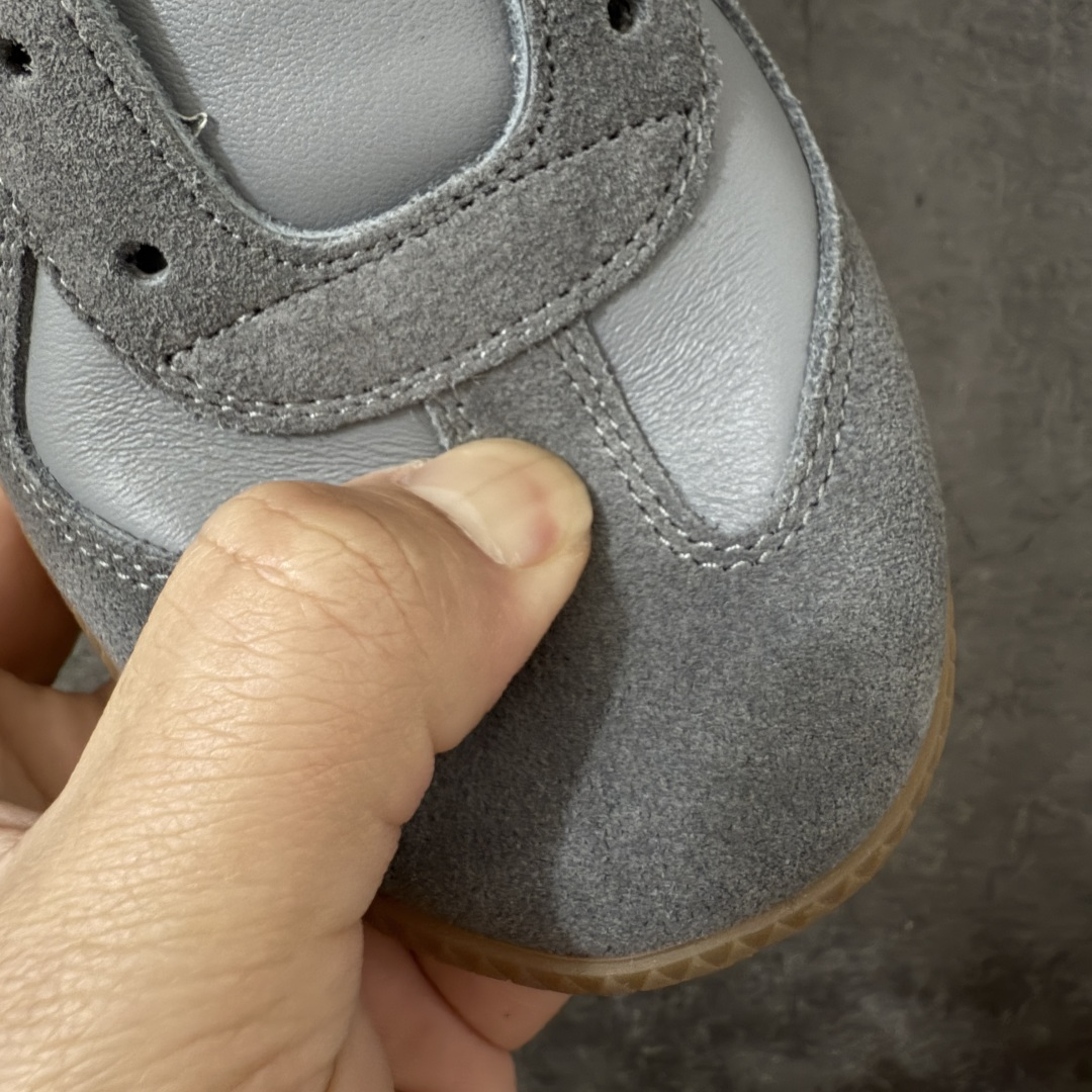 图片[5]-【ZOK纯原】Maison Margiela Calfskin Replica MM6 马吉拉复古低帮时尚德训鞋 私人订单打造 高端零售专供批次 全套原楦原纸板原厂数据开发 全鞋荧光划线卡点 胶水把控整洁度追求极致完美 多重QC质检 超越公司货的品控标准 实实在在的免检产品 原盒原配防尘袋购物卡 全网唯一正确0-23数字排版 一比一间距字体 内里全头层小羊皮 原版防滑鞋底设计 灰色翻毛牛皮 白色细纹贝利头层皮 依照原版逐帧开发 原装淡粉纸板中底带编号钢印 尺码：40-47含半码-选品中心