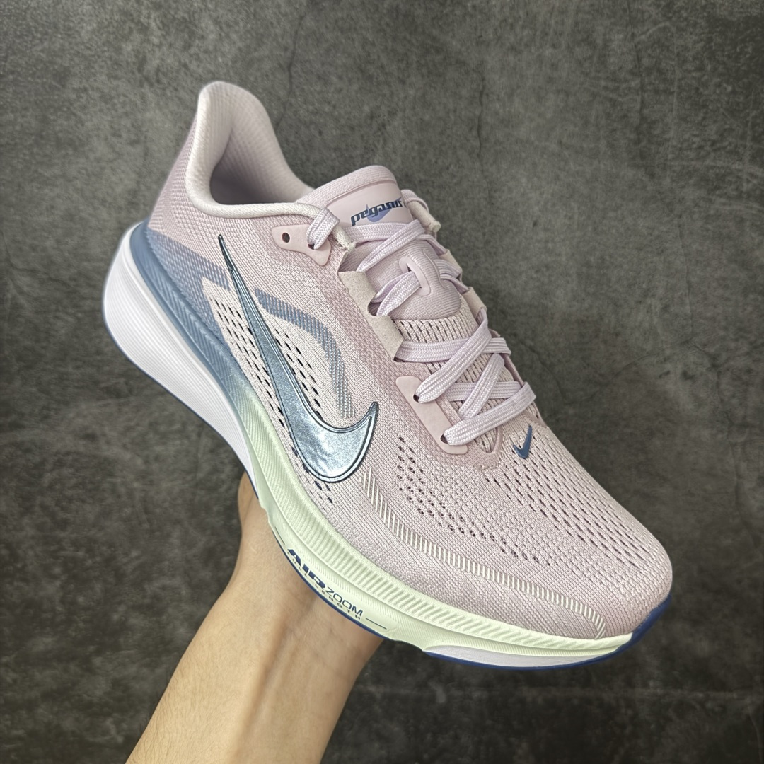 图片[3]-【XE纯原】Nike Air Zoom Pegasus 42 登月42代超级飞马系列马拉松跑步鞋 IB1881-500 平台专供 充正品质 之前未流通市场版本 内里嵌入定型海绵 中底搭载前Zoom+全掌React配置 全部原鞋开发打造 所有细节全部同步原版 全新一代拥有 Zoom Air 一如既往的稳定感和流畅感 鞋面采用工程网眼设计 为特定高热区域营造出色透气性 进一步增加鞋面的穿孔数量 让足部能够快速散热 中足搭配 Flywire 飞线 在高速运动时营造舒适稳定的贴合感 内置Zoon气垫加持 动力十足！ 尺码： 36-40含半码-选品中心
