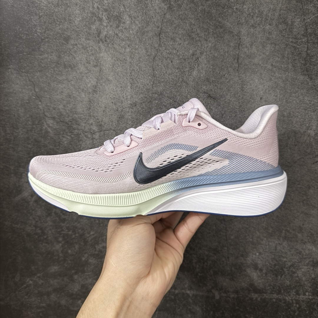 图片[2]-【XE纯原】Nike Air Zoom Pegasus 42 登月42代超级飞马系列马拉松跑步鞋 IB1881-500 平台专供 充正品质 之前未流通市场版本 内里嵌入定型海绵 中底搭载前Zoom+全掌React配置 全部原鞋开发打造 所有细节全部同步原版 全新一代拥有 Zoom Air 一如既往的稳定感和流畅感 鞋面采用工程网眼设计 为特定高热区域营造出色透气性 进一步增加鞋面的穿孔数量 让足部能够快速散热 中足搭配 Flywire 飞线 在高速运动时营造舒适稳定的贴合感 内置Zoon气垫加持 动力十足！ 尺码： 36-40含半码-选品中心