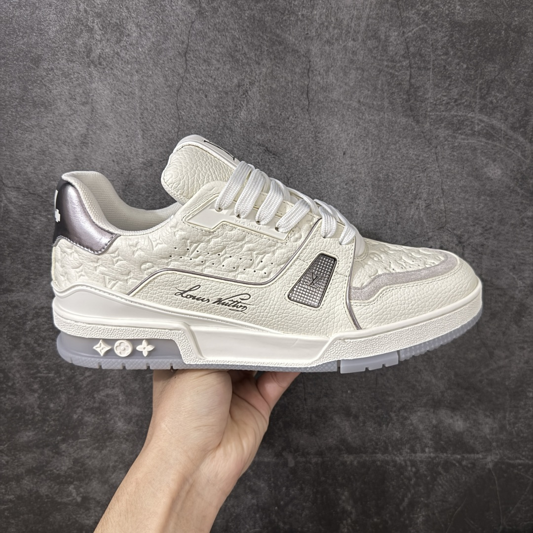 【广东纯原版】LV Louis Vuitton Trainer 低帮休闲板鞋 代购级别 ZP级全套包装 原版购入历时近两个月开发打造！ 经典多拼色超好看 原版完美楦型 调试了两个月 鞋面独家订制压纹粒面小牛皮 大底TPU、模具费2w+ 质感媲美原版 垫脚聚米微料加透气英伦网布 细节原版一致 ❗️请注意区分市面通货材料 版型 包装配件 尺码：39-46-选品中心
