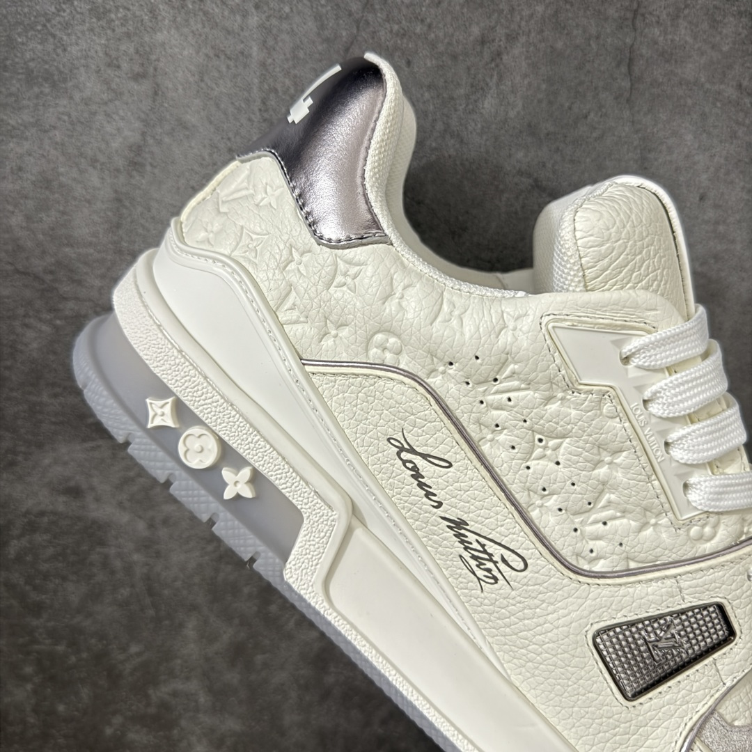 图片[7]-【广东纯原版】LV Louis Vuitton Trainer 低帮休闲板鞋 代购级别 ZP级全套包装 原版购入历时近两个月开发打造！ 经典多拼色超好看 原版完美楦型 调试了两个月 鞋面独家订制压纹粒面小牛皮 大底TPU、模具费2w+ 质感媲美原版 垫脚聚米微料加透气英伦网布 细节原版一致 ❗️请注意区分市面通货材料 版型 包装配件 尺码：39-46-选品中心