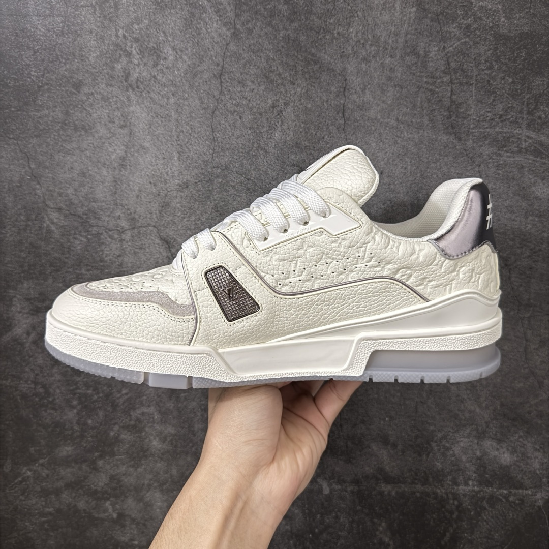 图片[2]-【广东纯原版】LV Louis Vuitton Trainer 低帮休闲板鞋 代购级别 ZP级全套包装 原版购入历时近两个月开发打造！ 经典多拼色超好看 原版完美楦型 调试了两个月 鞋面独家订制压纹粒面小牛皮 大底TPU、模具费2w+ 质感媲美原版 垫脚聚米微料加透气英伦网布 细节原版一致 ❗️请注意区分市面通货材料 版型 包装配件 尺码：39-46-选品中心