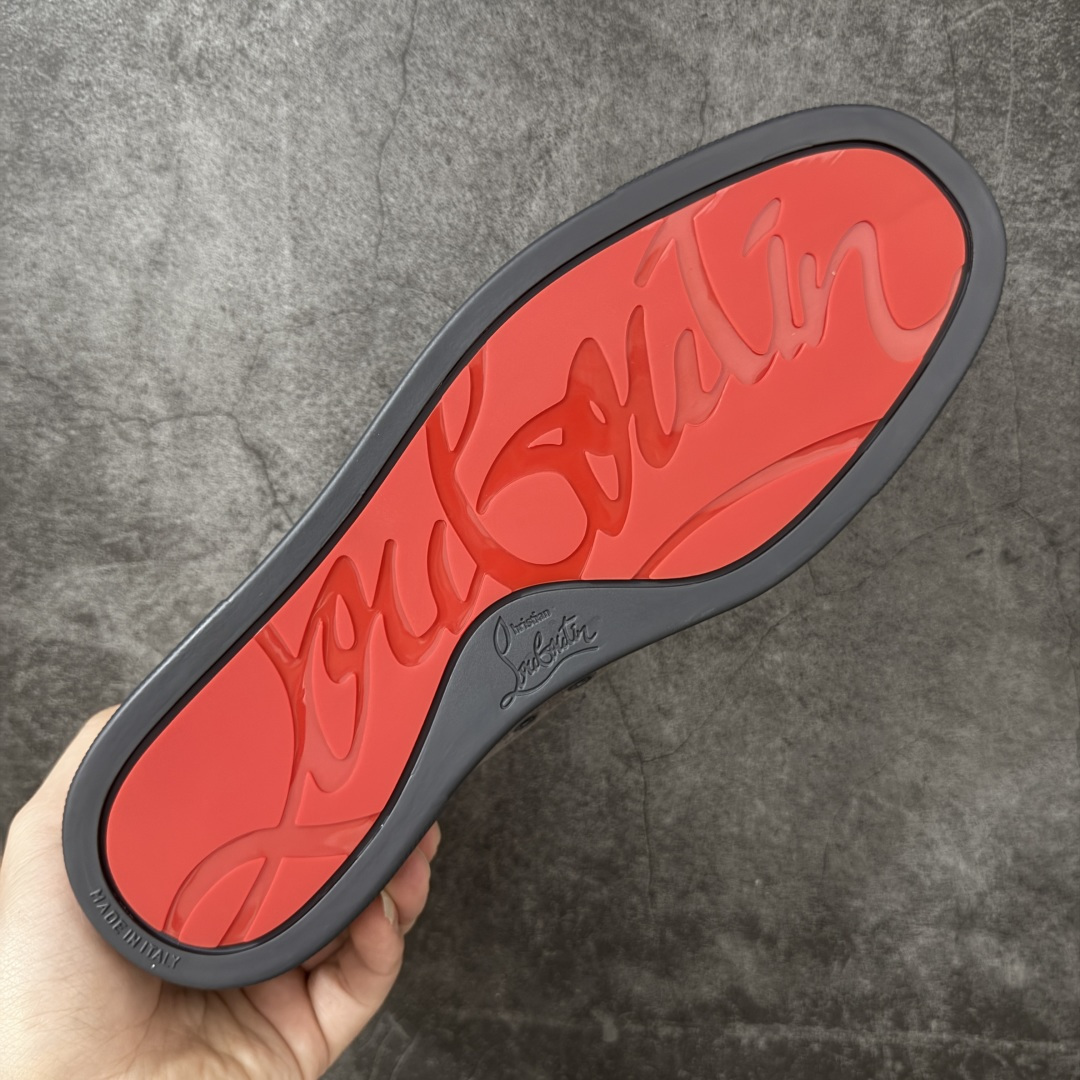 图片[9]-【莞产版本】法国品牌Christian Louboutin CL（路铂廷） 红底鞋 男鞋低帮红底鞋水钻系带运动休闲板鞋 高品质做工 细节完美 面料多材料拼接 镶嵌水钻不易掉钻 水钻装饰点缀 舒适圆头设计不挤脚 手工缝制线牢固不掉底 系带设计 内里二层猪皮 脚感舒适有质感 TPU鞋底 底厚约2.5cm 尺码：40-45-选品中心