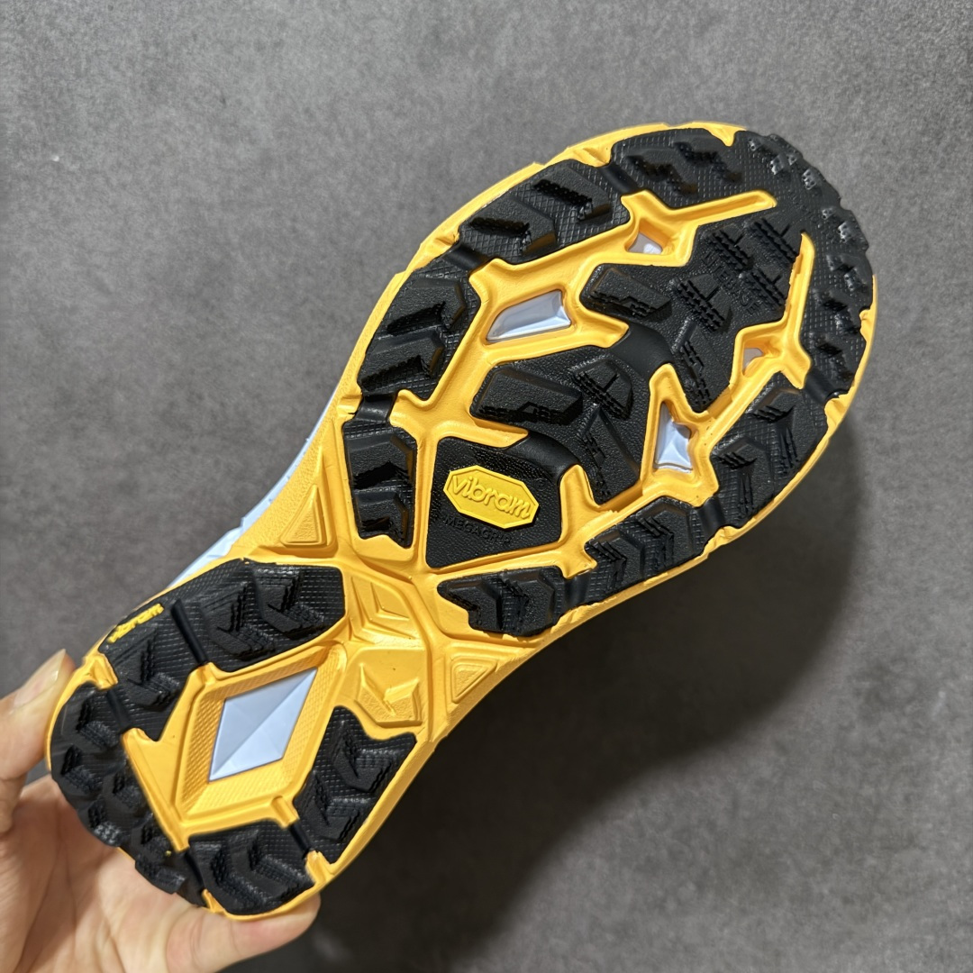 图片[9]-【公司级】Hoka Mafate Speed 4 马法特四代超轻厚底轻量山地跑步鞋 1129930 SBDCT  #轻量化材料Fresh Foam。超轻量中底全部用料过3C认证！ 滚动平衡科技减少33%能量消耗 ！第二代Mafate更是延续精髓设计，并调整了整体的鞋型，修身的鞋型，更加灵巧的感觉一下子来了。外底韧弹感十足的EVA泡绵，结合Vibram橡胶大底，性能稳定输出，无论是平时穿着还是在潮湿的梅雨季节跑步，都是非常优秀的搭配。  尺码：36 36.5 37 38 38.5 39 40 40.5 41 42 42.5 43 44 45-选品中心