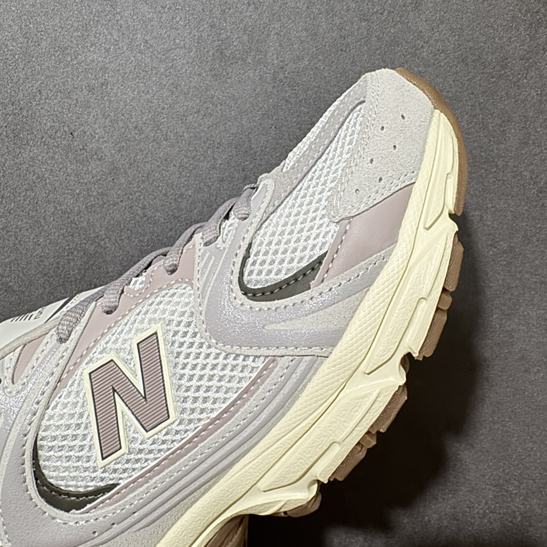 图片[8]-【公司级】New Balance NB530 新百伦复古透气跑步鞋 以皮革为主的人气轮廓 以极具复古风范的跑鞋外观呈现 设计上全鞋以简约清爽的纯白色作基底 鞋身覆盖大面积织物网眼材质 并于鞋头、鞋带孔眼片等细节处点缀对比鲜明的反光银镀层凸显 鞋舌、侧身等位置则辅以一贯的「N」字标志和品牌徽标彰显身份 最后通过搭载的 ABZORB 缓震中底完善整体造型 货号：U5307VI 尺码：36-45-选品中心