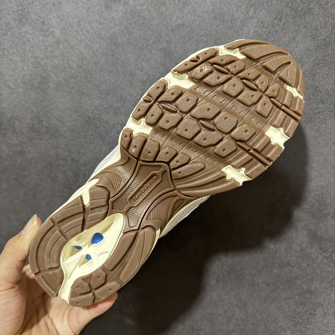 图片[9]-【公司级】New Balance NB530 新百伦复古透气跑步鞋 以皮革为主的人气轮廓 以极具复古风范的跑鞋外观呈现 设计上全鞋以简约清爽的纯白色作基底 鞋身覆盖大面积织物网眼材质 并于鞋头、鞋带孔眼片等细节处点缀对比鲜明的反光银镀层凸显 鞋舌、侧身等位置则辅以一贯的「N」字标志和品牌徽标彰显身份 最后通过搭载的 ABZORB 缓震中底完善整体造型 货号：U5307VI 尺码：36-45-选品中心