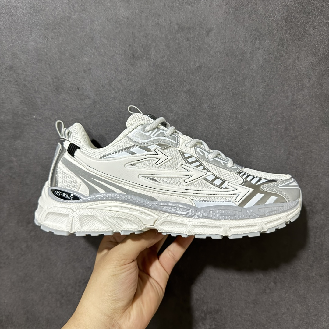 【公司级】Off-White OW Be Right Back 最新款跑鞋 复古休闲鞋 性价比正确版 原楦原纸板数据开发 #鞋面采用3d立体打印和多种材料拼接而成#防滑耐磨透气性轻便跑鞋 作为曾经爆火 并且定位奢潮领域的标志性品牌 Off-White 仍需要不断更新符合当下潮流时尚的复古运动鞋款，以期收获基本盘消费者的关注 此次更新的 Off-White 新款运动鞋将经典复古老爹鞋细节设计更加夸张化 并将标志性箭头设计置于显著位置 除此之外 整个系列的色彩搭配也可谓纷繁多样 总有一款适合你 尺码：40-45-选品中心