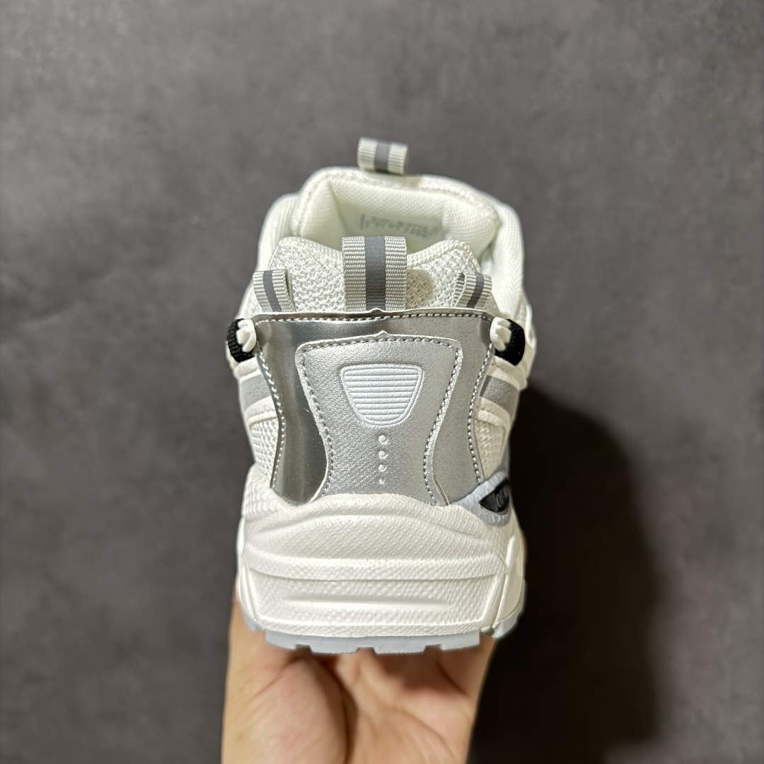 图片[4]-【公司级】Off-White OW Be Right Back 最新款跑鞋 复古休闲鞋 性价比正确版 原楦原纸板数据开发 #鞋面采用3d立体打印和多种材料拼接而成#防滑耐磨透气性轻便跑鞋 作为曾经爆火 并且定位奢潮领域的标志性品牌 Off-White 仍需要不断更新符合当下潮流时尚的复古运动鞋款，以期收获基本盘消费者的关注 此次更新的 Off-White 新款运动鞋将经典复古老爹鞋细节设计更加夸张化 并将标志性箭头设计置于显著位置 除此之外 整个系列的色彩搭配也可谓纷繁多样 总有一款适合你 尺码：40-45-选品中心