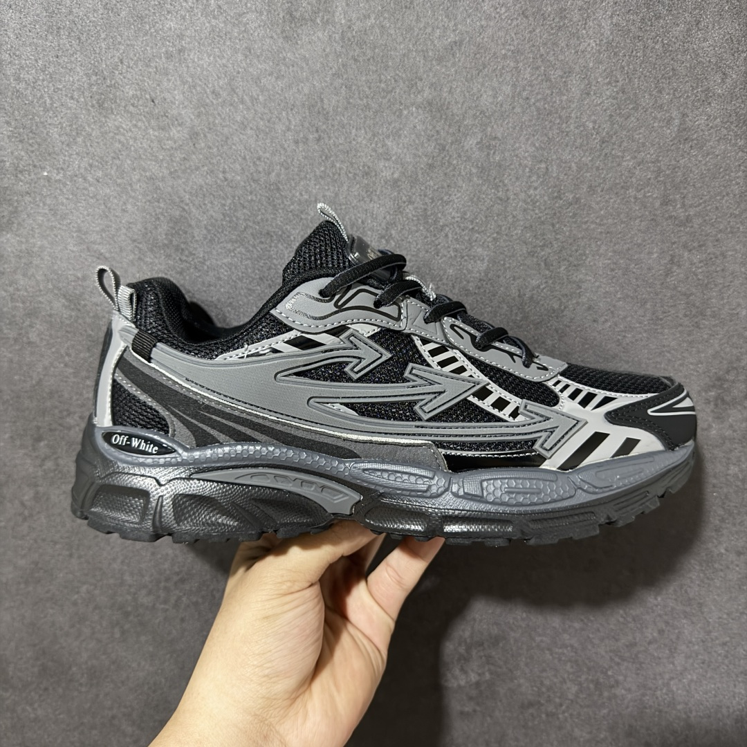 【公司级】Off-White OW Be Right Back 最新款跑鞋 复古休闲鞋 性价比正确版 原楦原纸板数据开发 #鞋面采用3d立体打印和多种材料拼接而成#防滑耐磨透气性轻便跑鞋 作为曾经爆火 并且定位奢潮领域的标志性品牌 Off-White 仍需要不断更新符合当下潮流时尚的复古运动鞋款，以期收获基本盘消费者的关注 此次更新的 Off-White 新款运动鞋将经典复古老爹鞋细节设计更加夸张化 并将标志性箭头设计置于显著位置 除此之外 整个系列的色彩搭配也可谓纷繁多样 总有一款适合你 尺码：40-45-选品中心