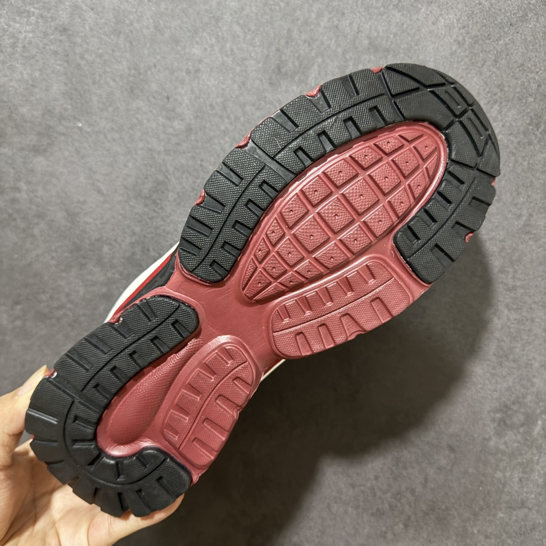 图片[9]-【公司级】Off-White OW Be Right Back 最新款跑鞋 复古休闲鞋 性价比正确版 原楦原纸板数据开发 #鞋面采用3d立体打印和多种材料拼接而成#防滑耐磨透气性轻便跑鞋 作为曾经爆火 并且定位奢潮领域的标志性品牌 Off-White 仍需要不断更新符合当下潮流时尚的复古运动鞋款，以期收获基本盘消费者的关注 此次更新的 Off-White 新款运动鞋将经典复古老爹鞋细节设计更加夸张化 并将标志性箭头设计置于显著位置 除此之外 整个系列的色彩搭配也可谓纷繁多样 总有一款适合你 尺码：40-45-选品中心