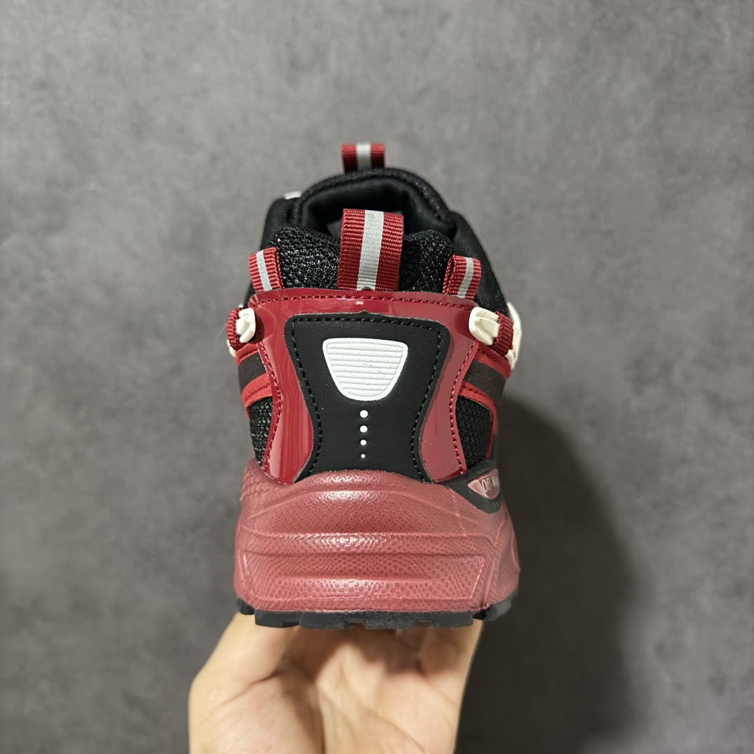 图片[4]-【公司级】Off-White OW Be Right Back 最新款跑鞋 复古休闲鞋 性价比正确版 原楦原纸板数据开发 #鞋面采用3d立体打印和多种材料拼接而成#防滑耐磨透气性轻便跑鞋 作为曾经爆火 并且定位奢潮领域的标志性品牌 Off-White 仍需要不断更新符合当下潮流时尚的复古运动鞋款，以期收获基本盘消费者的关注 此次更新的 Off-White 新款运动鞋将经典复古老爹鞋细节设计更加夸张化 并将标志性箭头设计置于显著位置 除此之外 整个系列的色彩搭配也可谓纷繁多样 总有一款适合你 尺码：40-45-选品中心