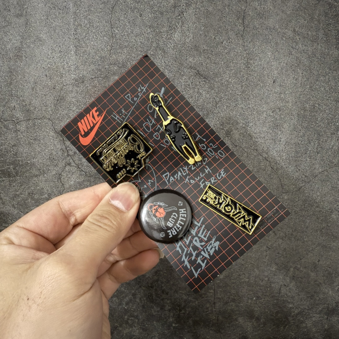 图片[11]-【莞产纯原】Air Foamposite One 怪奇物语联名红黑喷泡 IR7336-001 莞产原底面 公司渠道同模具 鞋型发泡360度无死角 双层Zoom气垫植入 中底完美注胶 搭载原厂碳纤维材质 尺码： 40 40.5 41 42 42.5 43 44 44.5 45 46 47.5-选品中心