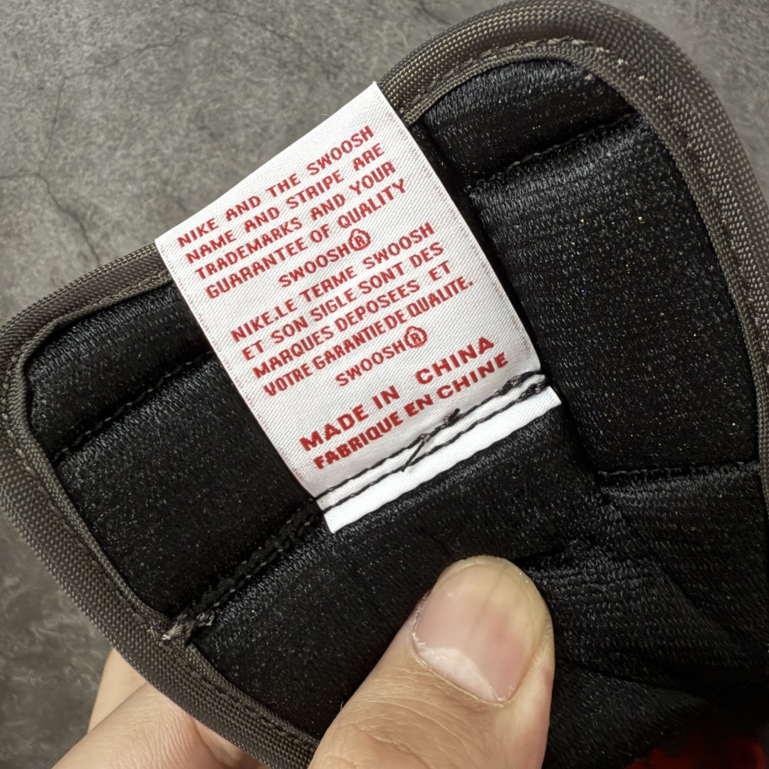 图片[7]-【GX2.0海外版】Travis Scott x Air Jordan AJ1 Low OG SP TS联名白棕倒钩低帮 DM7866-162 知名大厂出品 纯原第一梯队版本 产品品控稳定性领先行业 各方面均可对飙市面通货版 SZ原厂全套原楦原纸板冲刀磨具开发 原厂皮料加持 原厂港宝加持定型后跟R度完美 同源原厂电绣 鬼脸飞翼针数密度立体效果一致 百分百一致原鞋 原厂拉帮工艺 针距密度一致 后跟弧度收口自然不对折 极致一眼正品既视感 进口玻璃冲刀皮料裁剪零毛边 全鞋电脑针车工艺 品控清洁度最高QC检验标准 免检产品 原厂订购鞋盒、鞋标、防尘纸、鞋撑、鞋带 追求极致的原厂味道 尺码：36-48.5-选品中心