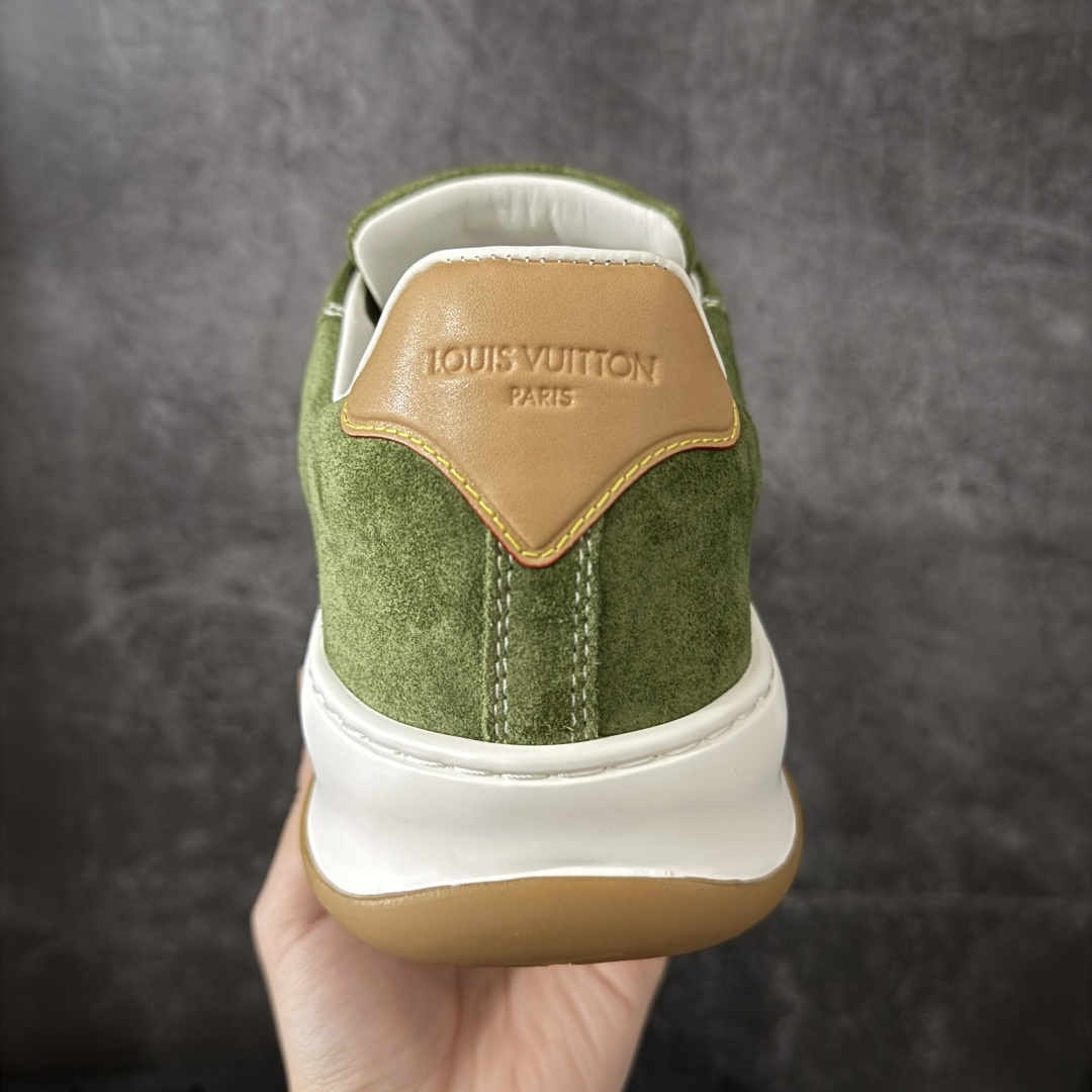 图片[4]-【HS顶级礼盒版】LV 路易威登LOUIS VUITTON Tilted Low Sneakers 倾斜系列低帮复古休闲运动文化百搭板鞋 2026早春款板鞋 饼干鞋 礼盒包装 私模开发大底 正确细节 原鞋原材料1：1打造 完美版型做工 欢迎对比市场任何品质的货品 广东原产 专业LV大厂出品 正确底 大底开发近半年 原楦型开发纸版 全鞋原材料打造 细节 针车 烫金 中底无可挑剔 包装说明书防尘布袋物件(附送官方快递加固牛皮纸外盒!!)# 尺码：39 40 41 42 43 44 45 46-选品中心