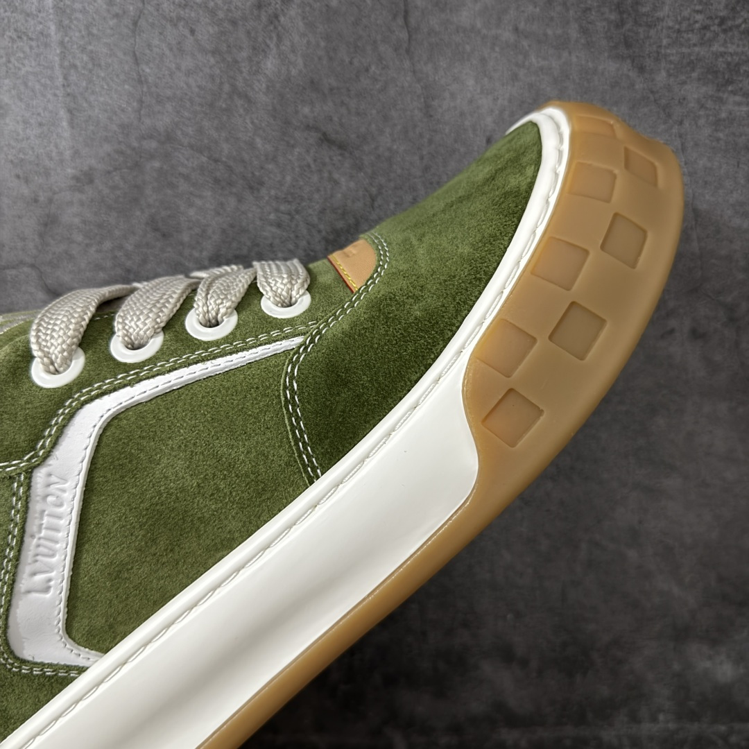 图片[6]-【HS顶级礼盒版】LV 路易威登LOUIS VUITTON Tilted Low Sneakers 倾斜系列低帮复古休闲运动文化百搭板鞋 2026早春款板鞋 饼干鞋 礼盒包装 私模开发大底 正确细节 原鞋原材料1：1打造 完美版型做工 欢迎对比市场任何品质的货品 广东原产 专业LV大厂出品 正确底 大底开发近半年 原楦型开发纸版 全鞋原材料打造 细节 针车 烫金 中底无可挑剔 包装说明书防尘布袋物件(附送官方快递加固牛皮纸外盒!!)# 尺码：39 40 41 42 43 44 45 46-选品中心