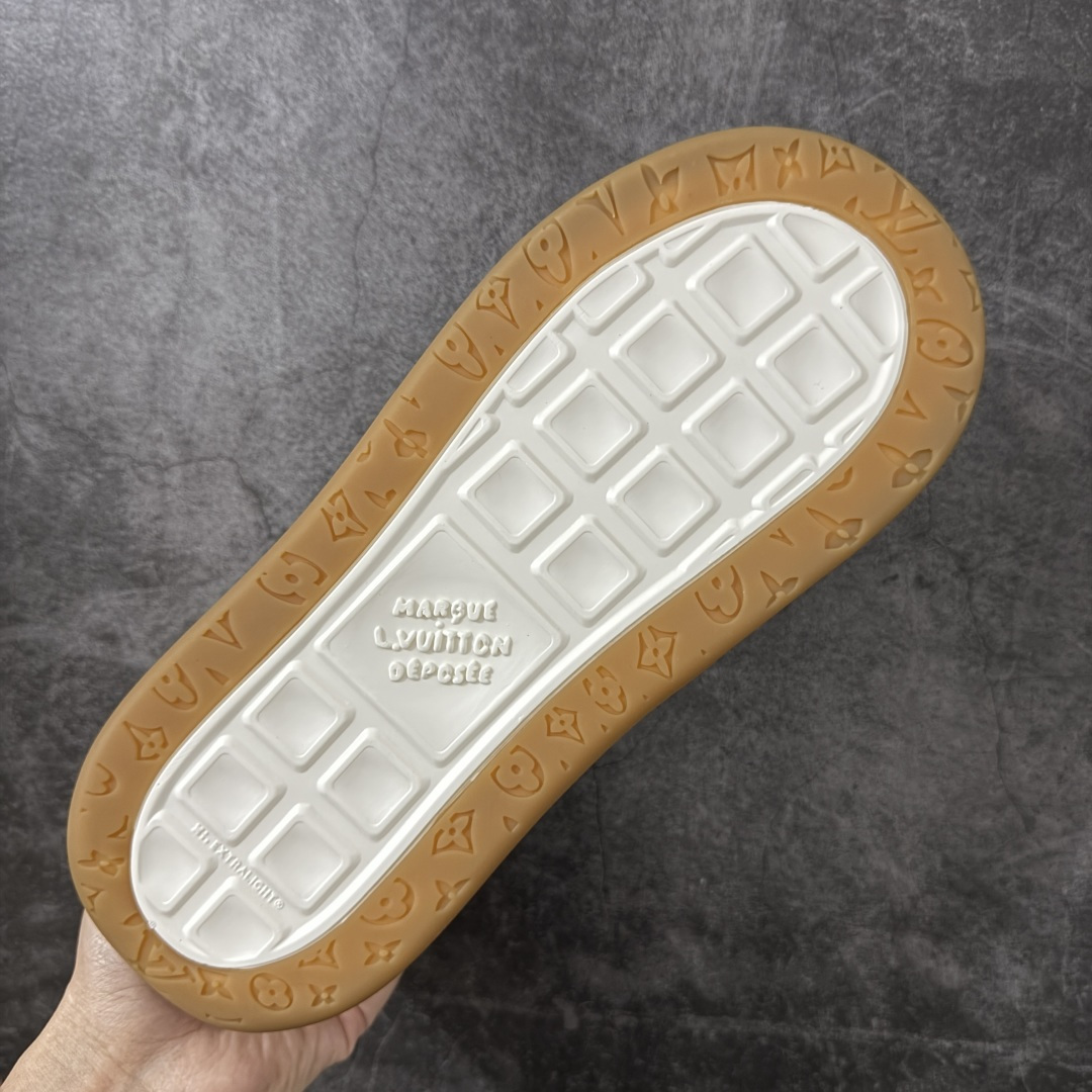 图片[9]-【HS顶级礼盒版】LV 路易威登LOUIS VUITTON Tilted Low Sneakers 倾斜系列低帮复古休闲运动文化百搭板鞋 2026早春款板鞋 饼干鞋 礼盒包装 私模开发大底 正确细节 原鞋原材料1：1打造 完美版型做工 欢迎对比市场任何品质的货品 广东原产 专业LV大厂出品 正确底 大底开发近半年 原楦型开发纸版 全鞋原材料打造 细节 针车 烫金 中底无可挑剔 包装说明书防尘布袋物件(附送官方快递加固牛皮纸外盒!!)# 尺码：39 40 41 42 43 44 45 46-选品中心