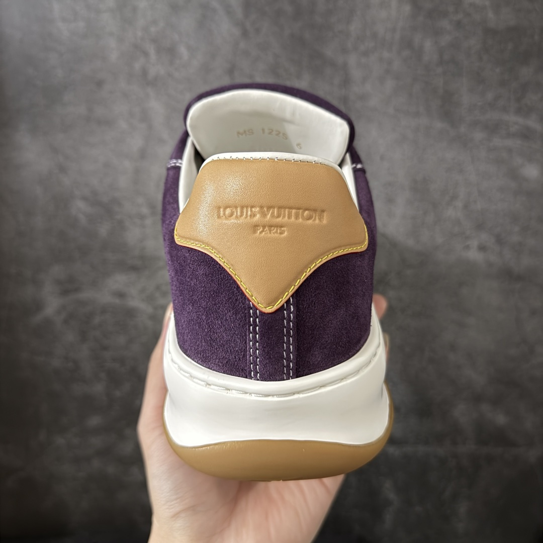图片[4]-【HS顶级礼盒版】LV 路易威登LOUIS VUITTON Tilted Low Sneakers 倾斜系列低帮复古休闲运动文化百搭板鞋 2026早春款板鞋 饼干鞋 礼盒包装 私模开发大底 正确细节 原鞋原材料1：1打造 完美版型做工 欢迎对比市场任何品质的货品 广东原产 专业LV大厂出品 正确底 大底开发近半年 原楦型开发纸版 全鞋原材料打造 细节 针车 烫金 中底无可挑剔 包装说明书防尘布袋物件(附送官方快递加固牛皮纸外盒!!)# 尺码：39 40 41 42 43 44 45 46-选品中心
