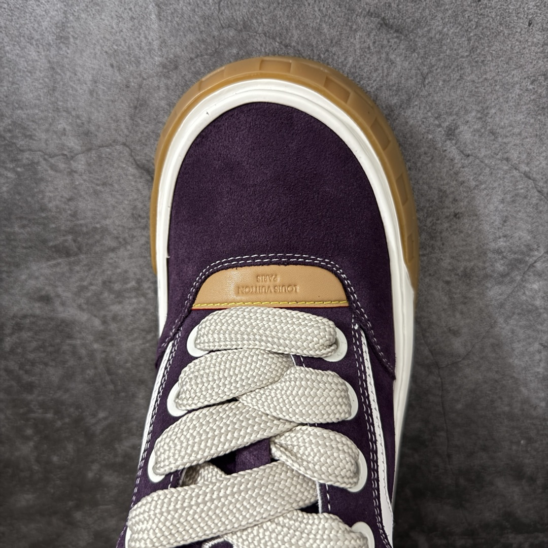 图片[5]-【HS顶级礼盒版】LV 路易威登LOUIS VUITTON Tilted Low Sneakers 倾斜系列低帮复古休闲运动文化百搭板鞋 2026早春款板鞋 饼干鞋 礼盒包装 私模开发大底 正确细节 原鞋原材料1：1打造 完美版型做工 欢迎对比市场任何品质的货品 广东原产 专业LV大厂出品 正确底 大底开发近半年 原楦型开发纸版 全鞋原材料打造 细节 针车 烫金 中底无可挑剔 包装说明书防尘布袋物件(附送官方快递加固牛皮纸外盒!!)# 尺码：39 40 41 42 43 44 45 46-选品中心