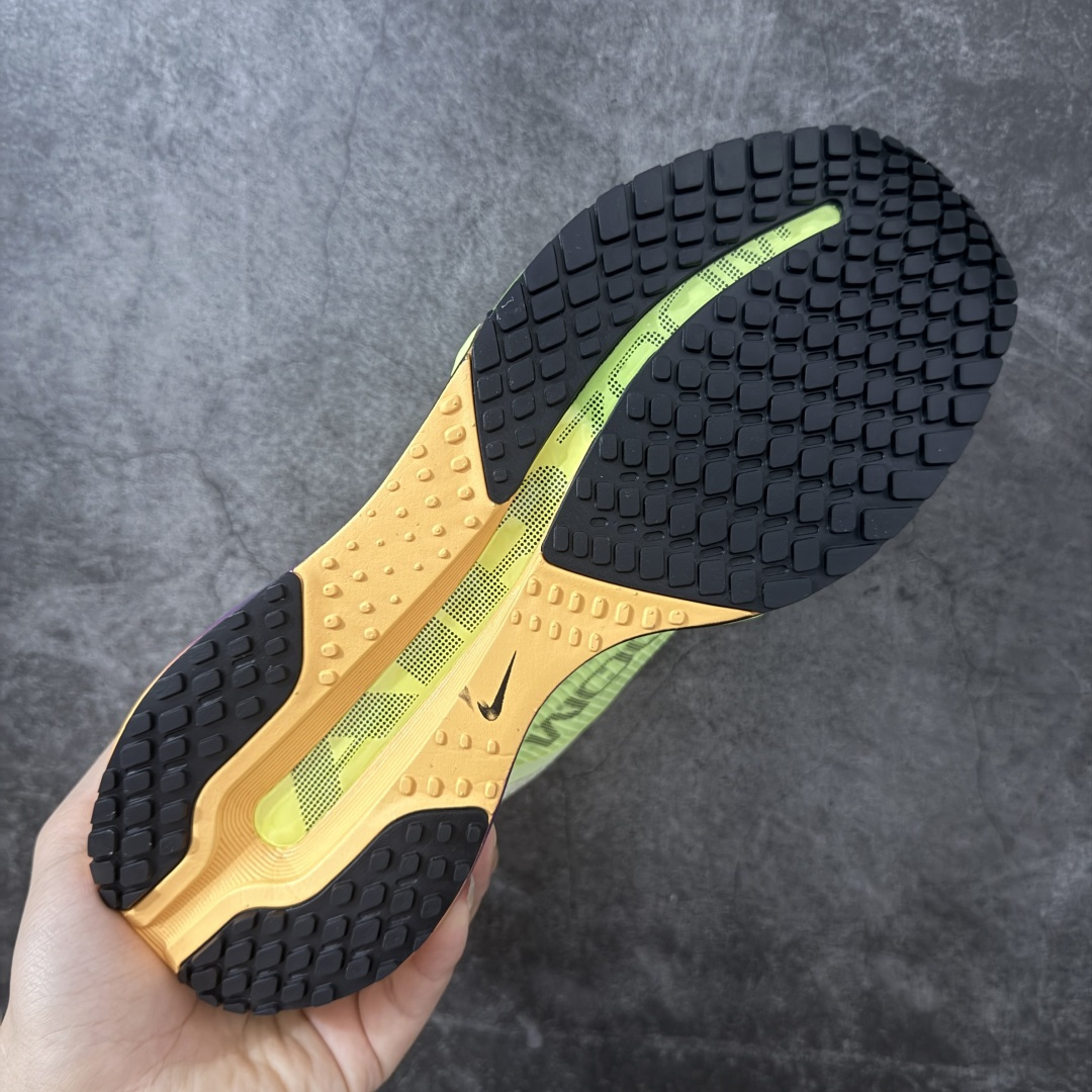 Nike Pegasus Premium SE 舒适百搭减震防滑耐磨透气 低帮跑步鞋简约又不失活力，上脚