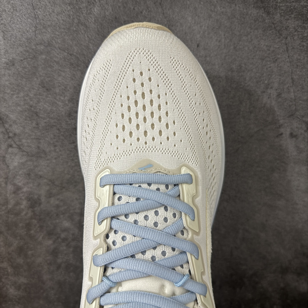 图片[5]-【BT纯原】Brooks Glycerin 23 布鲁克斯甘油 男女同款 正宗发泡超临界跑鞋 鞋面透气网眼 穿着舒适四季能穿 鞋面采用原厂甲卡梭织布此工艺只有DG那边才能做好 中底采用 DNA Tuned 超临界发泡 前掌DNA FLASH V2 抓地防滑耐磨 轻量竞速 日常跑步/马拉松/通勤最适合不过 超临界：核心特点 材质与脚感：采用EVA与TPU混合的超临界发泡材料，脚感软弹，回弹比Ortholite更快，重量更轻（单只约150克），能有效提升能量回馈，目前算最核心的中底！ ​采用原厂1：1 原盒原标 原厂欧索奈鞋垫 一切细节 做工以及脚感均做到完美还原 欢迎品鉴💪 尺码：35.5 36 36.5 37.5 38 38.5 39 40 40.5 41 42 42.5 43 44 44.5 45 46 46.5 47.5-选品中心