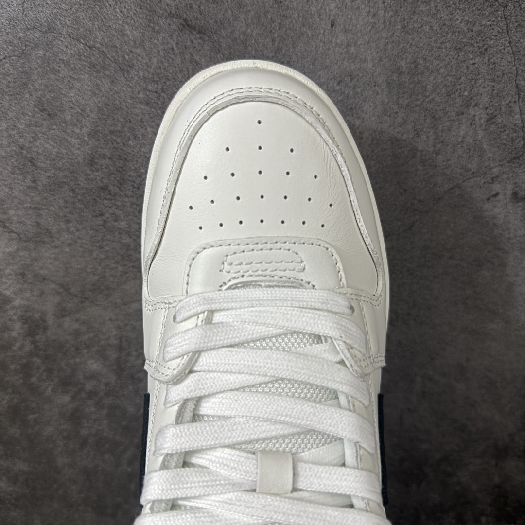 图片[5]-【原厂版】OFF-WHITE Out Of Office OW低帮时尚板鞋 白黑 全新版本 大厂出货 全头层软质皮料 质感满分💯 细节描述市场货 配件齐全 杨幂同款 由经典配色打造 箭头符号、ZipTie 标签、1ogo印花等经典元素皆在此呈现 让人一眼明了 Off-White 的潮流身份 单品以黑白配色皮质制成 饰有品牌标志性 zip Tie 束线带吊牌 侧面饰有 Arrows 图案 展现出品牌对街头风格的偏爱 原厂原档案开发 原盒原标原厂头层皮料 官方原版设计 做工细节全方位对比原鞋 尺码：35 36 37 38 39 40 41 42 43 44 45 46 47-选品中心