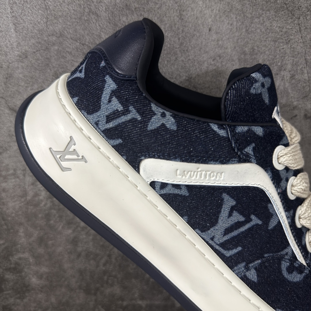 图片[7]-【广东礼盒版】LOUIS VUITTON Tilted 系列｜2026 早春全新上架 LV 路易威登 Tilted Low Sneakers 倾斜系列低帮复古休闲运动板鞋 男鞋｜广东原产｜市售顶级）版本 ✦ 升级原楦型开发纸版，鞋型更立体更正 ✦ Monogram 丹宁布鞋面，质感高级耐看 ✦ 鞋垫嵌入EVA软脚感物料，回弹舒适 ✦ 后跟耐弯折滴塑支撑片，稳定不塌 ✦ 全新开发TPR光泽组合隔色鞋底 ✦ LV组合 TPU 生胶底结构，行走稳、耐磨强 ✦ 原版购入开发 ✦ 厚实抽屉式礼品鞋盒 ✦ 原装包装说明书＋防尘布袋 ✦ 附送官方快递加固牛皮纸外盒 法国巴黎百年奢侈品牌 LOUIS VUITTON 路易威登 尺码：39 40 41 42 43 44 45-选品中心