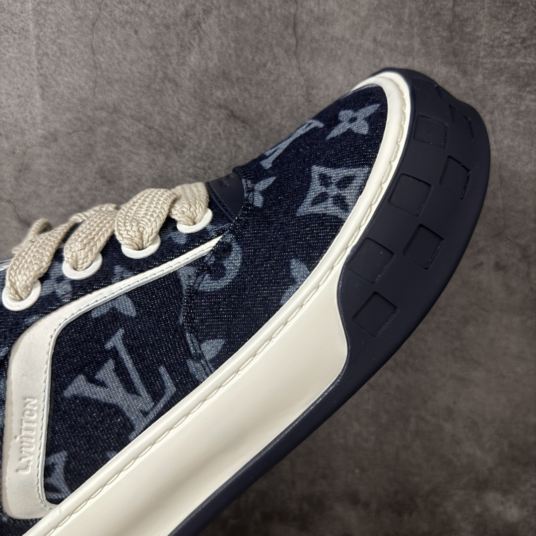 图片[6]-【广东礼盒版】LOUIS VUITTON Tilted 系列｜2026 早春全新上架 LV 路易威登 Tilted Low Sneakers 倾斜系列低帮复古休闲运动板鞋 男鞋｜广东原产｜市售顶级）版本 ✦ 升级原楦型开发纸版，鞋型更立体更正 ✦ Monogram 丹宁布鞋面，质感高级耐看 ✦ 鞋垫嵌入EVA软脚感物料，回弹舒适 ✦ 后跟耐弯折滴塑支撑片，稳定不塌 ✦ 全新开发TPR光泽组合隔色鞋底 ✦ LV组合 TPU 生胶底结构，行走稳、耐磨强 ✦ 原版购入开发 ✦ 厚实抽屉式礼品鞋盒 ✦ 原装包装说明书＋防尘布袋 ✦ 附送官方快递加固牛皮纸外盒 法国巴黎百年奢侈品牌 LOUIS VUITTON 路易威登 尺码：39 40 41 42 43 44 45-选品中心